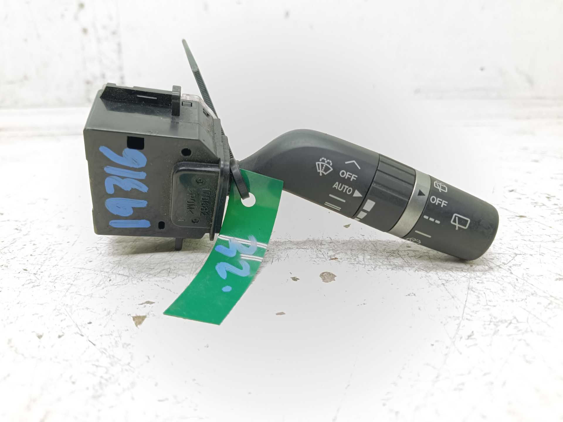 Recambio de mando limpia para mazda 3 berlina (bk) 1.6 crdt active referencia OEM IAM 17D682  