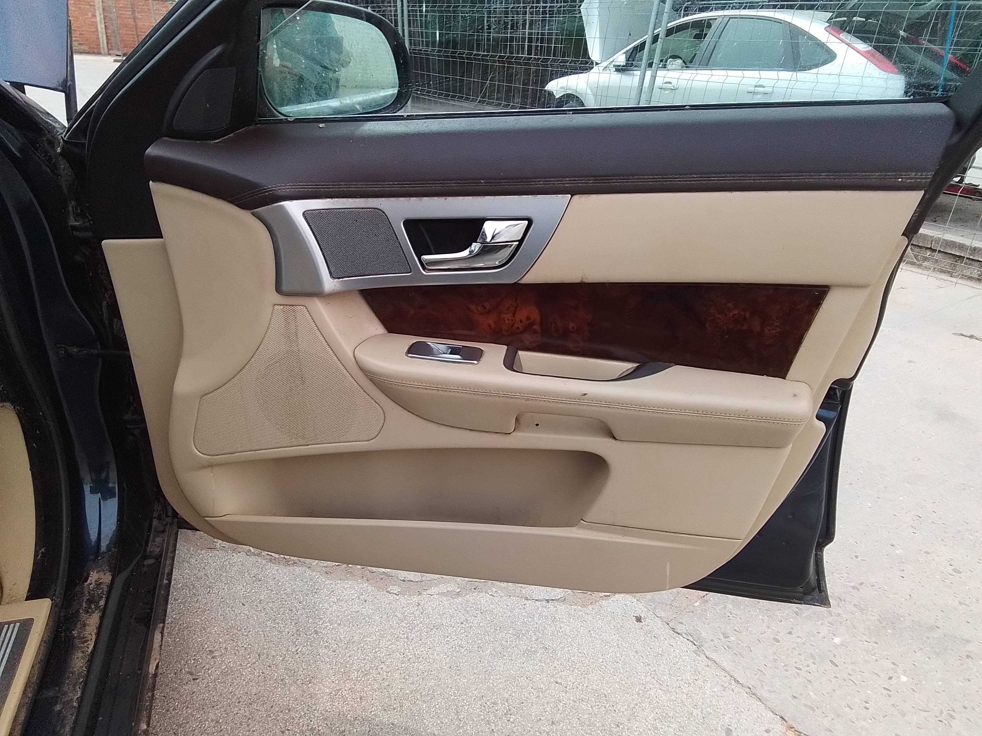 Recambio de guarnecido puerta delantera derecha para jaguar xf sportbrake 2.2 diesel referencia OEM IAM   