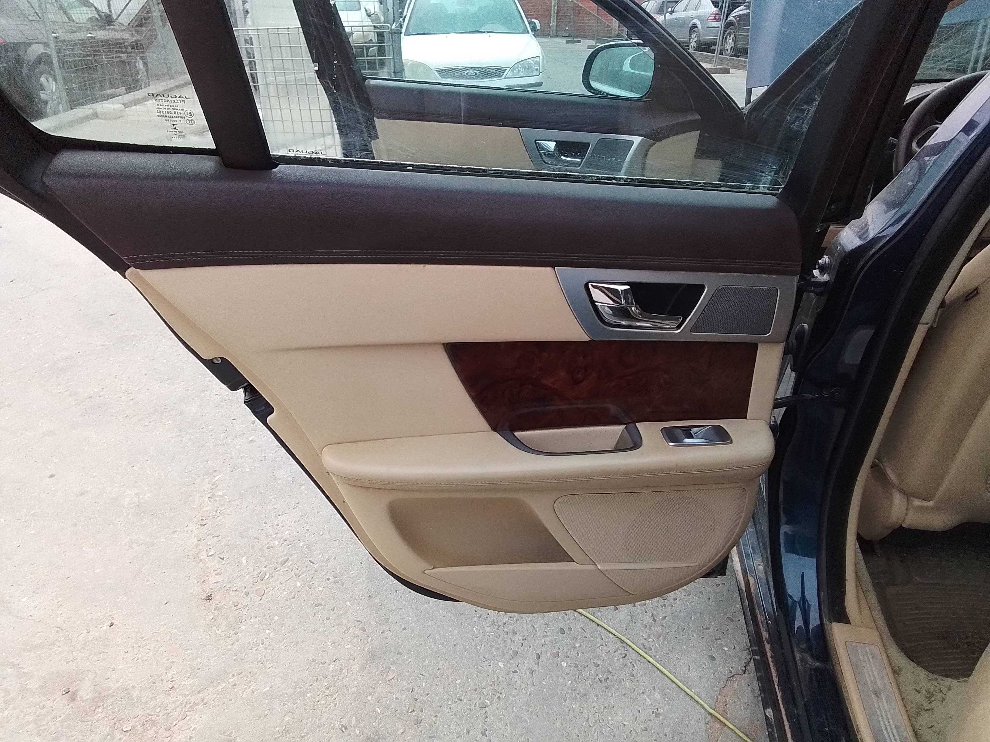 Recambio de guarnecido puerta trasera izquierda para jaguar xf sportbrake 2.2 diesel referencia OEM IAM   