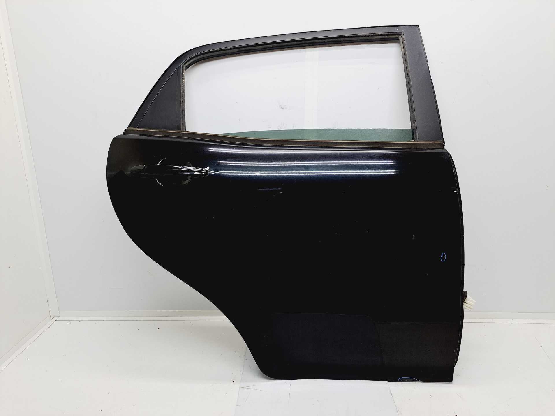 Recambio de puerta trasera derecha para ssangyong korando 2.0 td cat referencia OEM IAM   