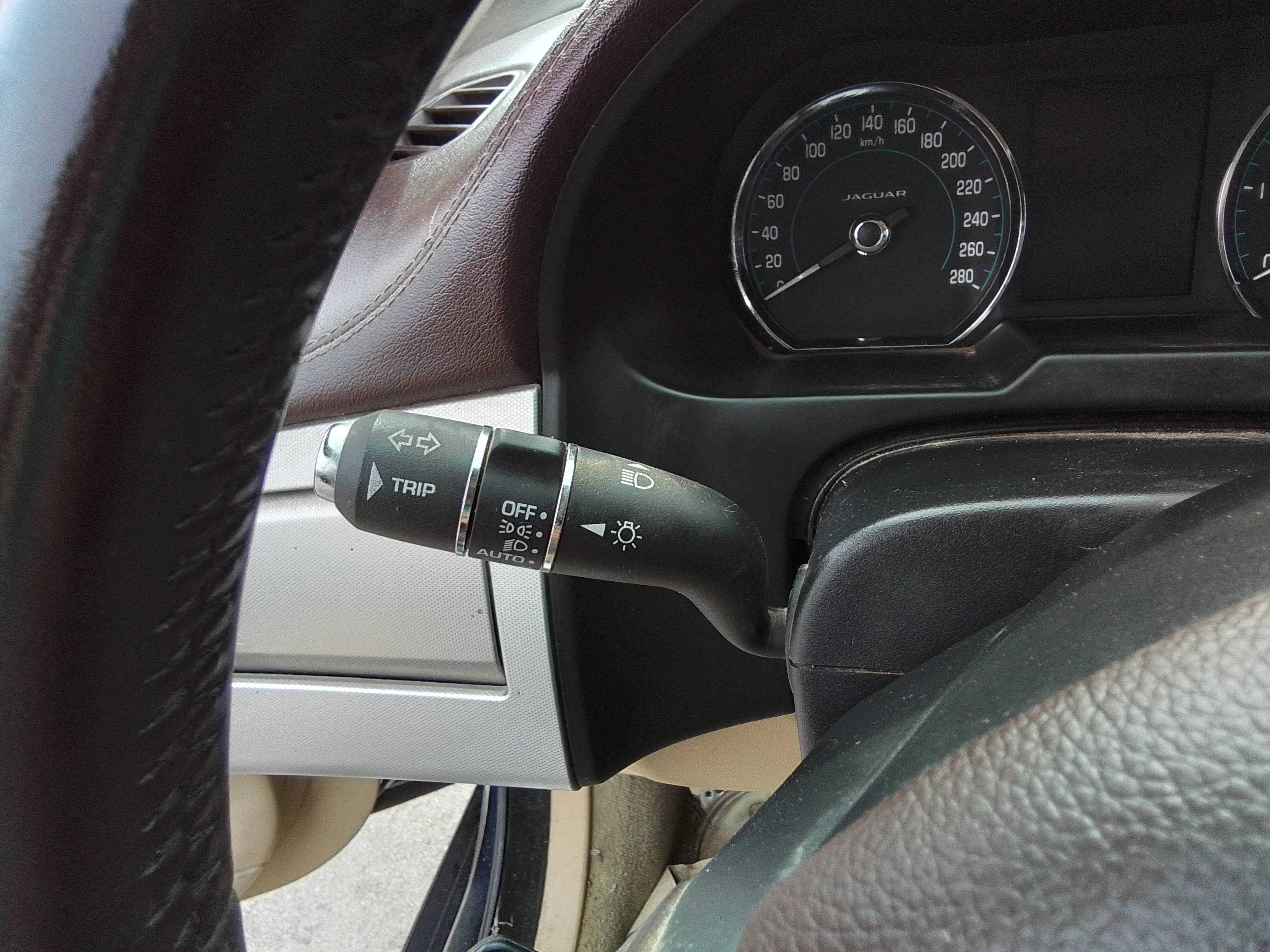 Recambio de mando intermitentes para jaguar xf sportbrake 2.2 diesel referencia OEM IAM   