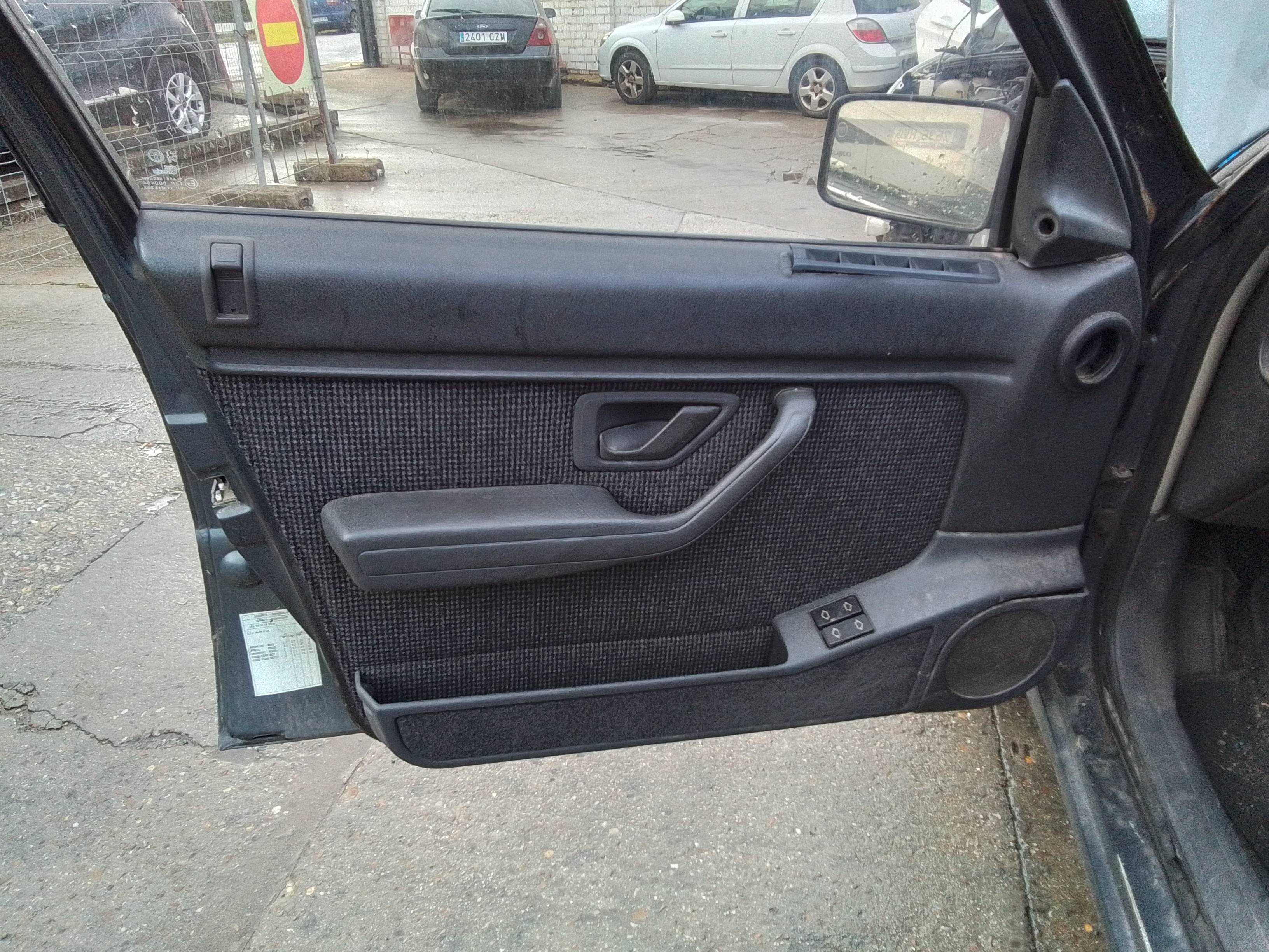 Recambio de guarnecido puerta delantera izquierda para peugeot 405 berlina srd-turbo exclusive referencia OEM IAM   