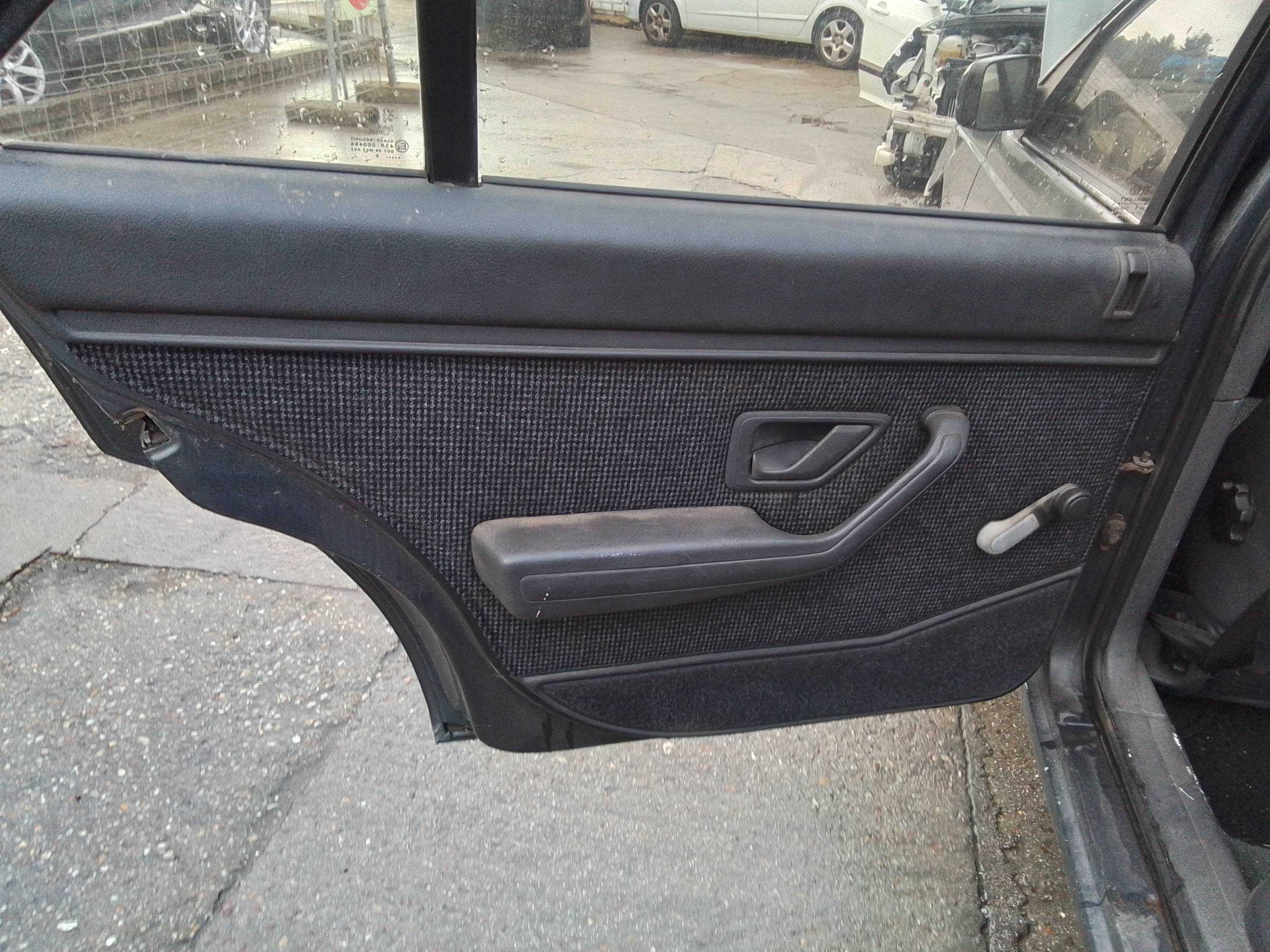 Recambio de guarnecido puerta trasera izquierda para peugeot 405 berlina srd-turbo exclusive referencia OEM IAM   