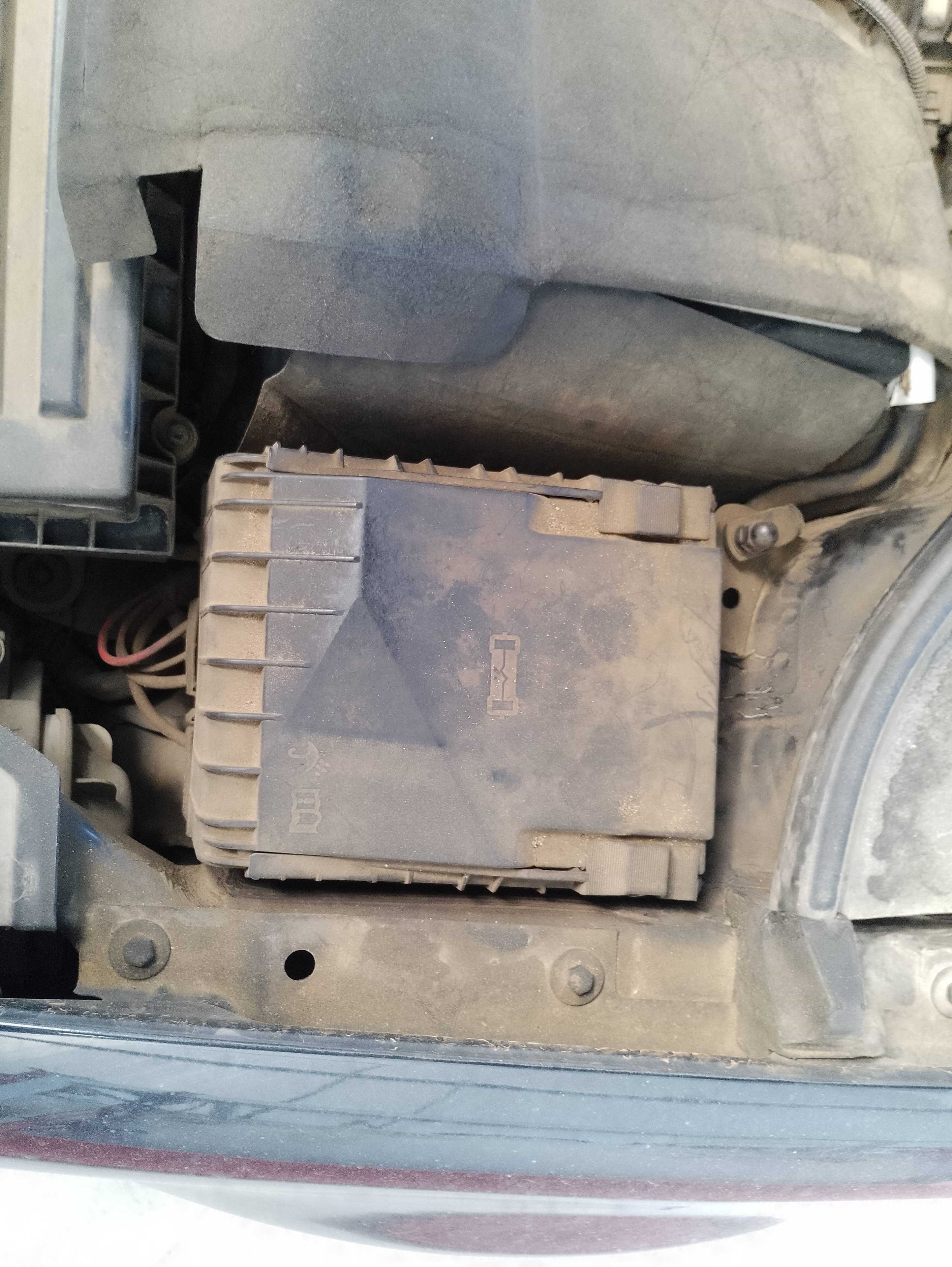 Recambio de caja reles / fusibles para volkswagen golf v berlina (1k1) gt sport referencia OEM IAM   