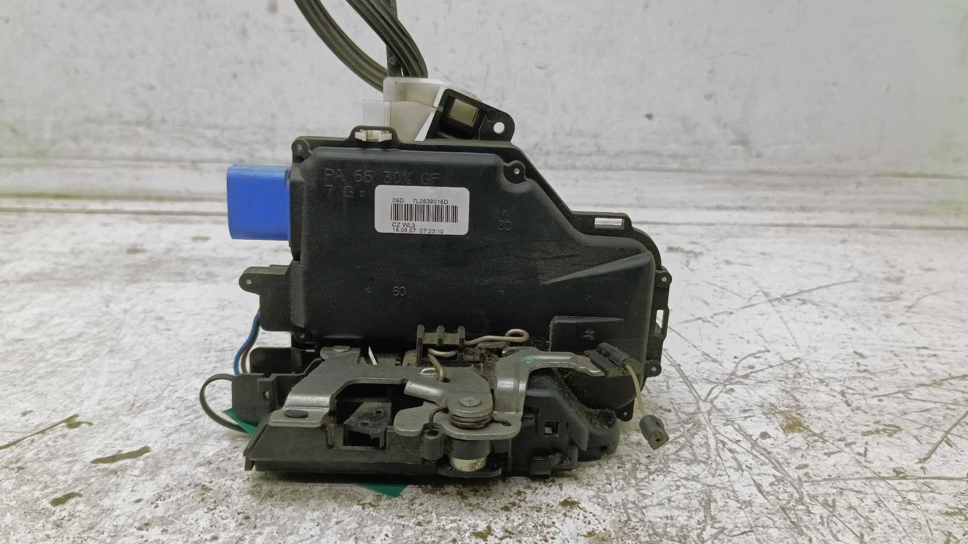 Recambio de cerradura puerta trasera izquierda para volkswagen golf v berlina (1k1) gt sport referencia OEM IAM 7L0839015D  