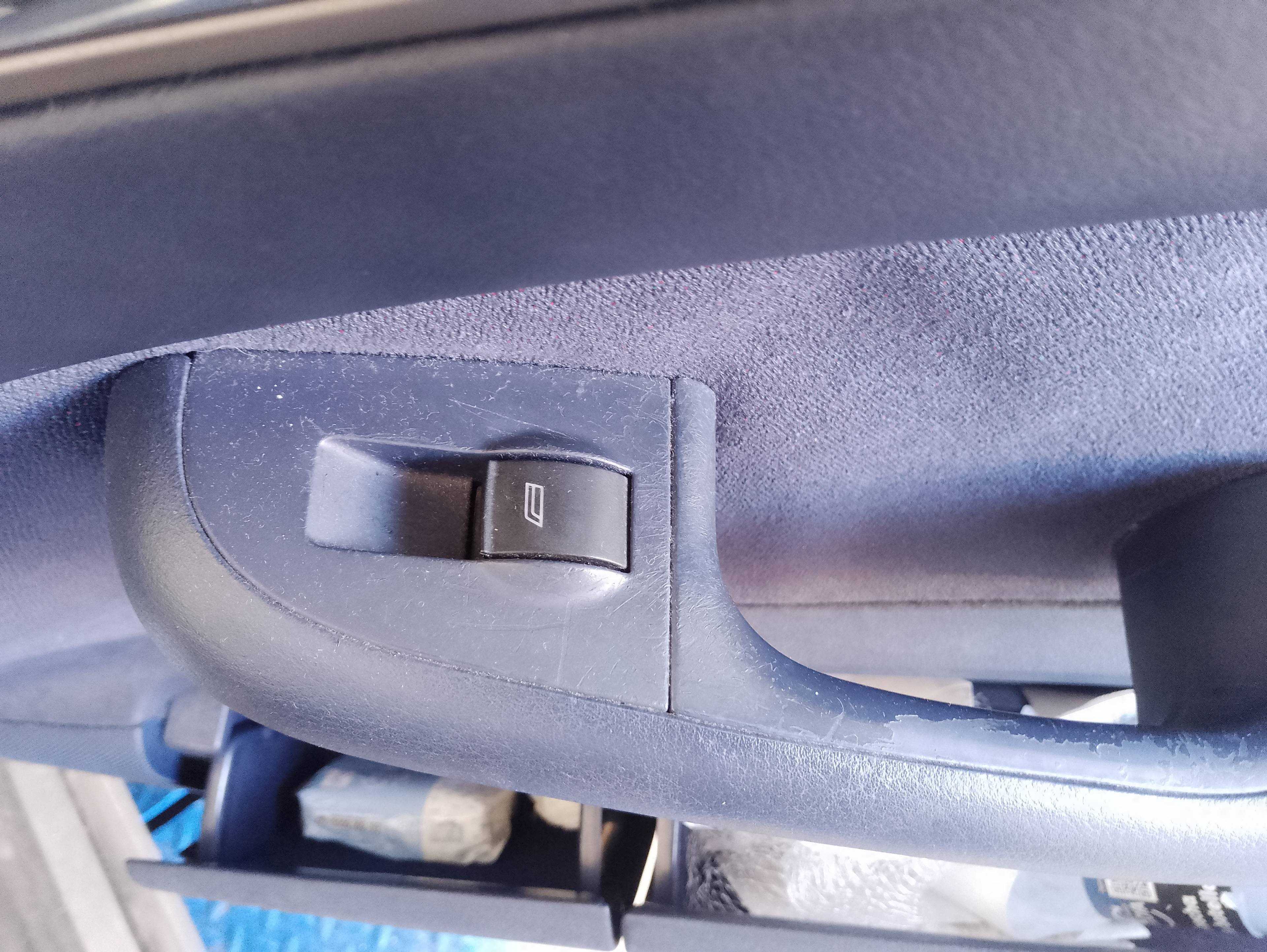 Recambio de mando elevalunas delantero derecho para audi a6 berlina (4b2) 2.8 referencia OEM IAM   