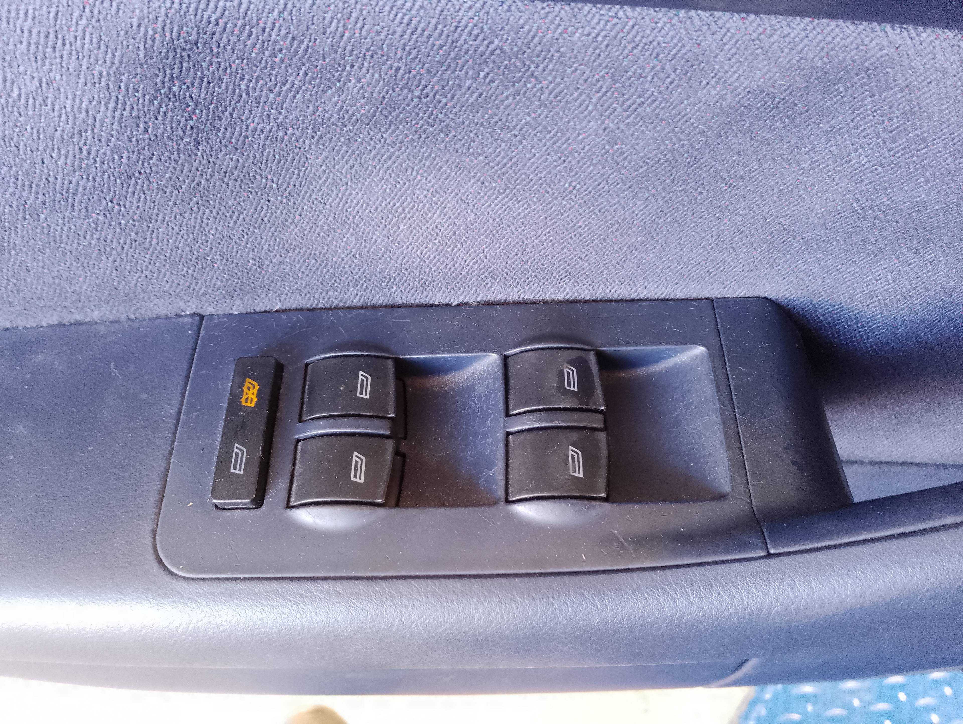 Recambio de mando elevalunas delantero izquierdo para audi a6 berlina (4b2) 2.8 referencia OEM IAM   