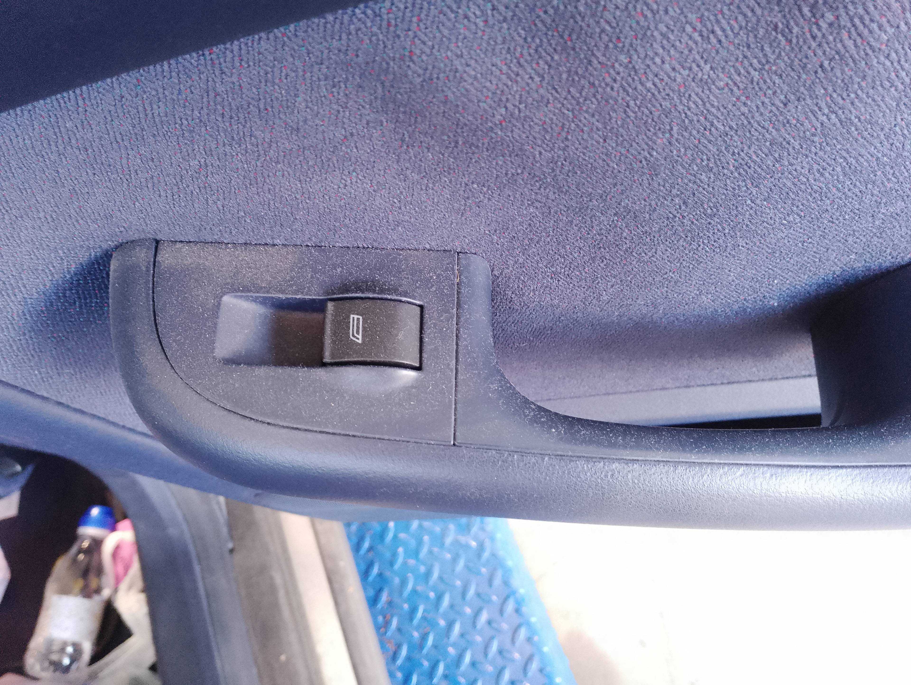 Recambio de mando elevalunas trasero derecho para audi a6 berlina (4b2) 2.8 referencia OEM IAM   