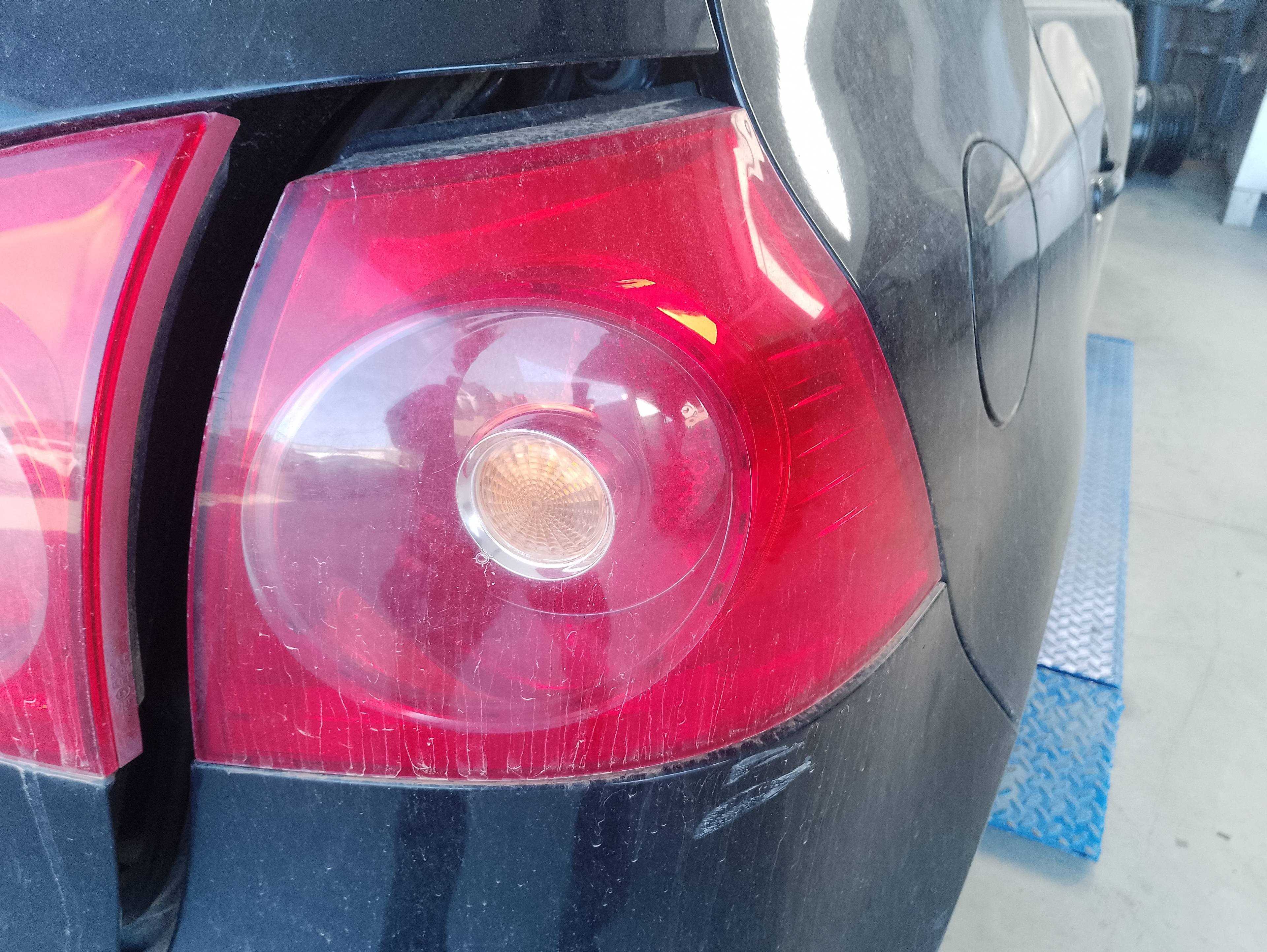 Recambio de piloto trasero derecho para volkswagen golf v berlina (1k1) gt sport referencia OEM IAM 1K6945096A  