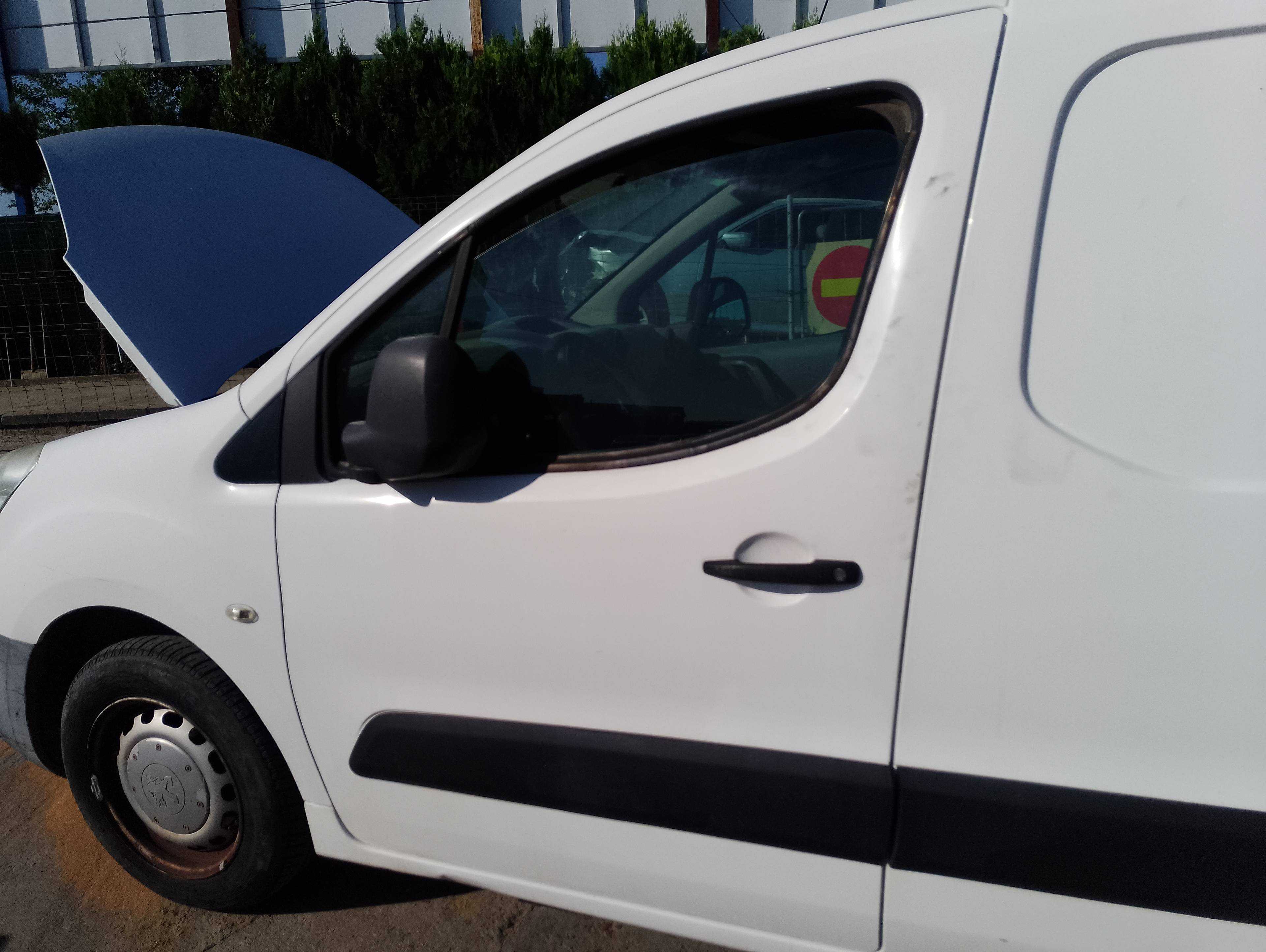 Recambio de puerta delantera izquierda para peugeot partner kasten confort l1 referencia OEM IAM   