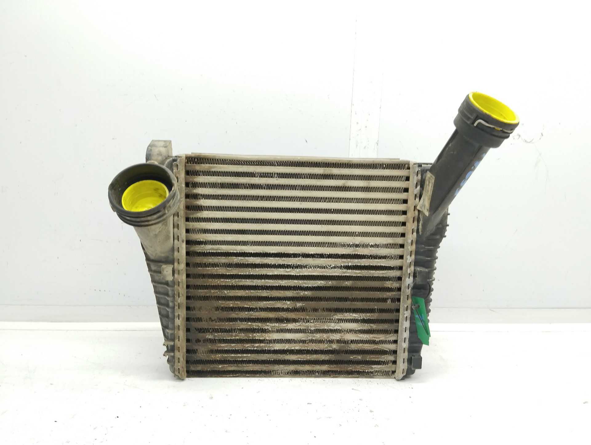 Recambio de intercooler para volkswagen touareg (7la) tdi v6 referencia OEM IAM 7L6145804  