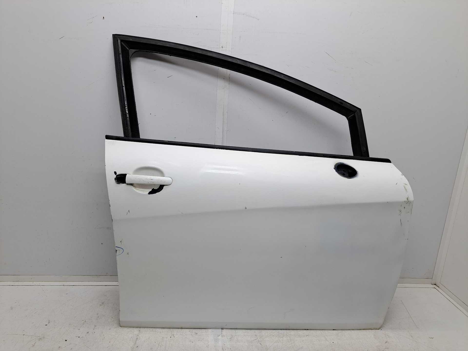 Recambio de puerta delantera derecha para seat leon (1p1) comfort limited referencia OEM IAM  1P0831056A 