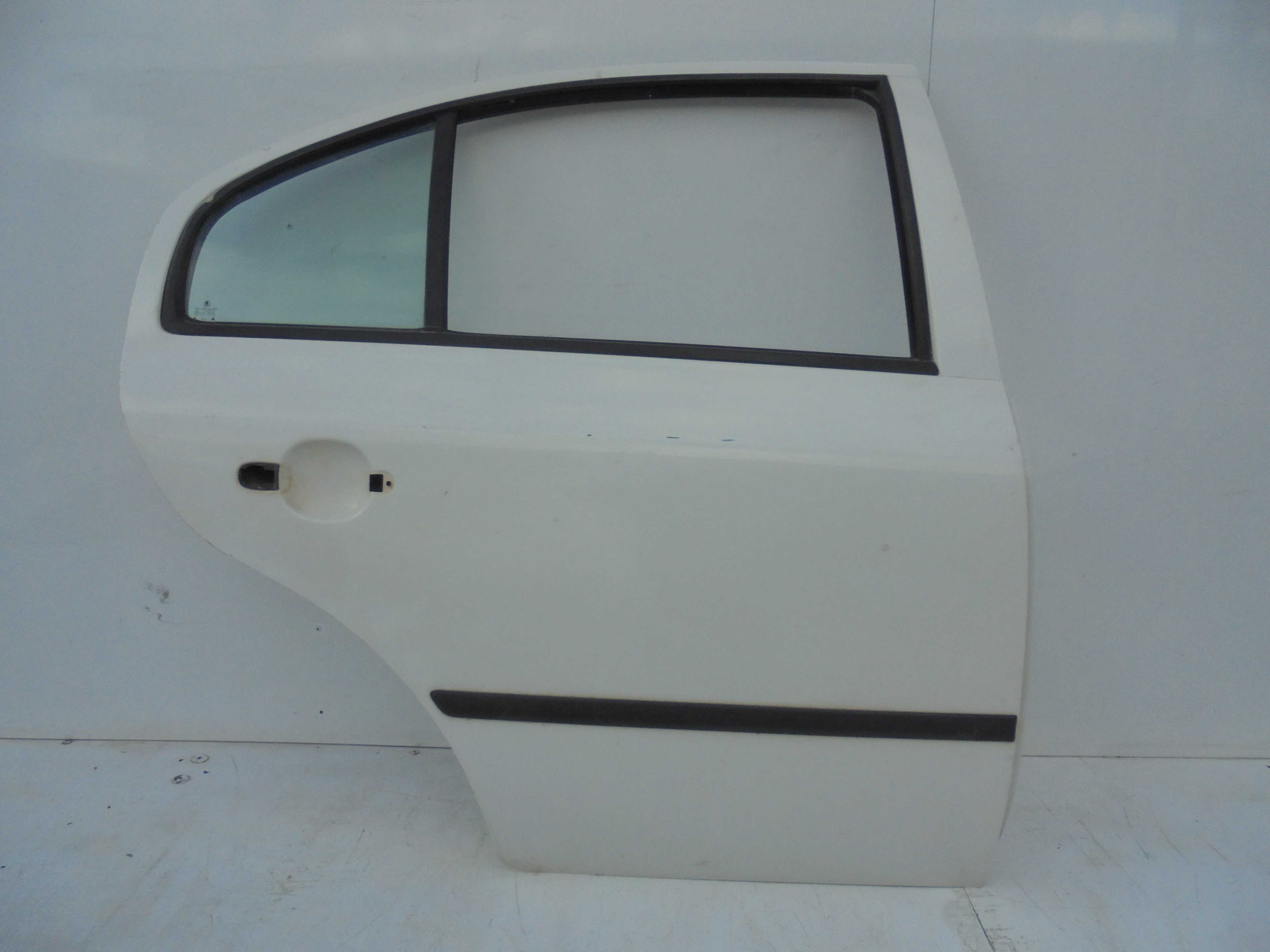 Recambio de puerta trasera derecha para skoda octavia berlina (1u2) 1.9 tdi glx referencia OEM IAM   