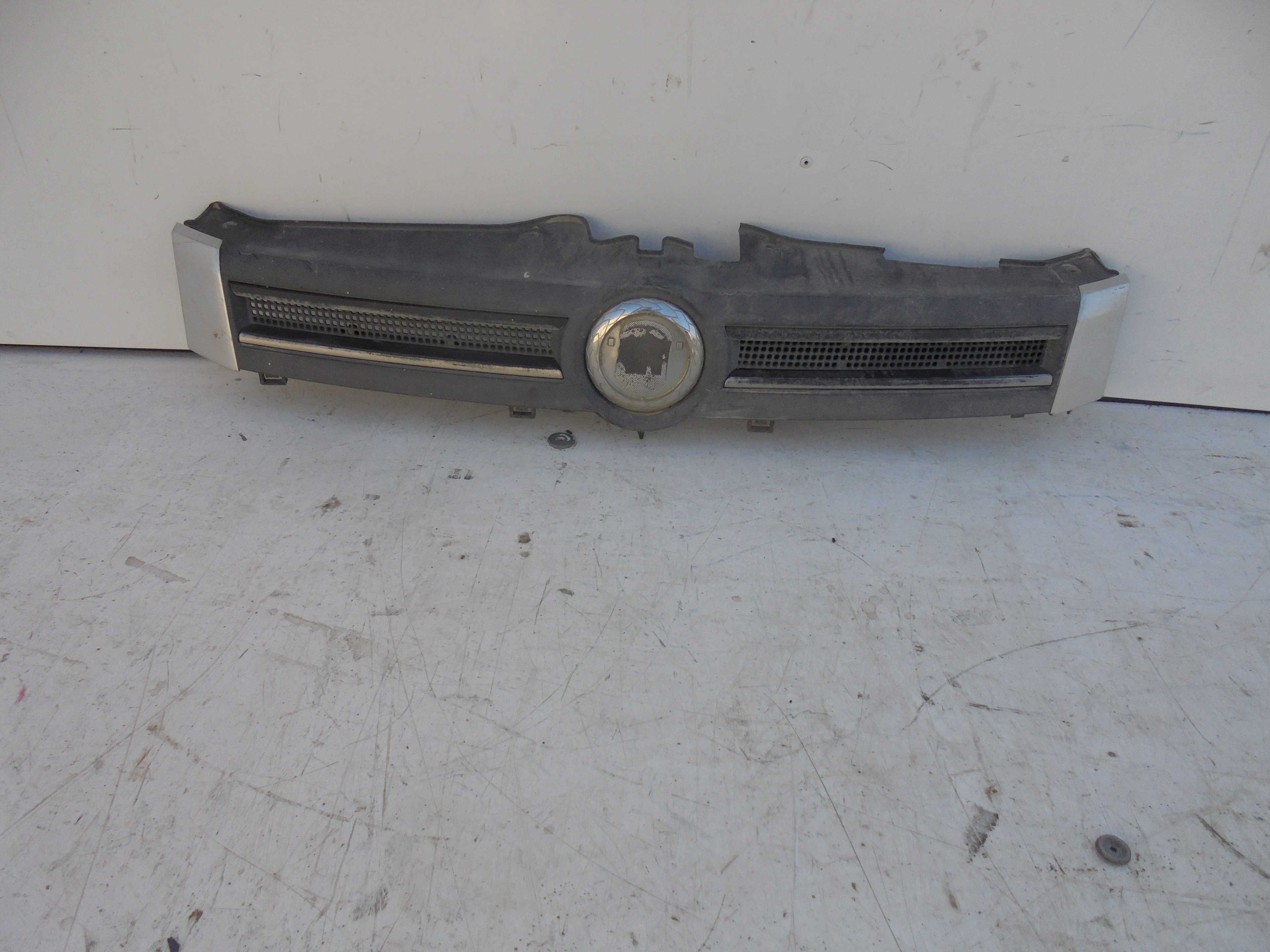 Recambio de rejilla delantera para fiat panda (169) 1.2 cat referencia OEM IAM  735364608 