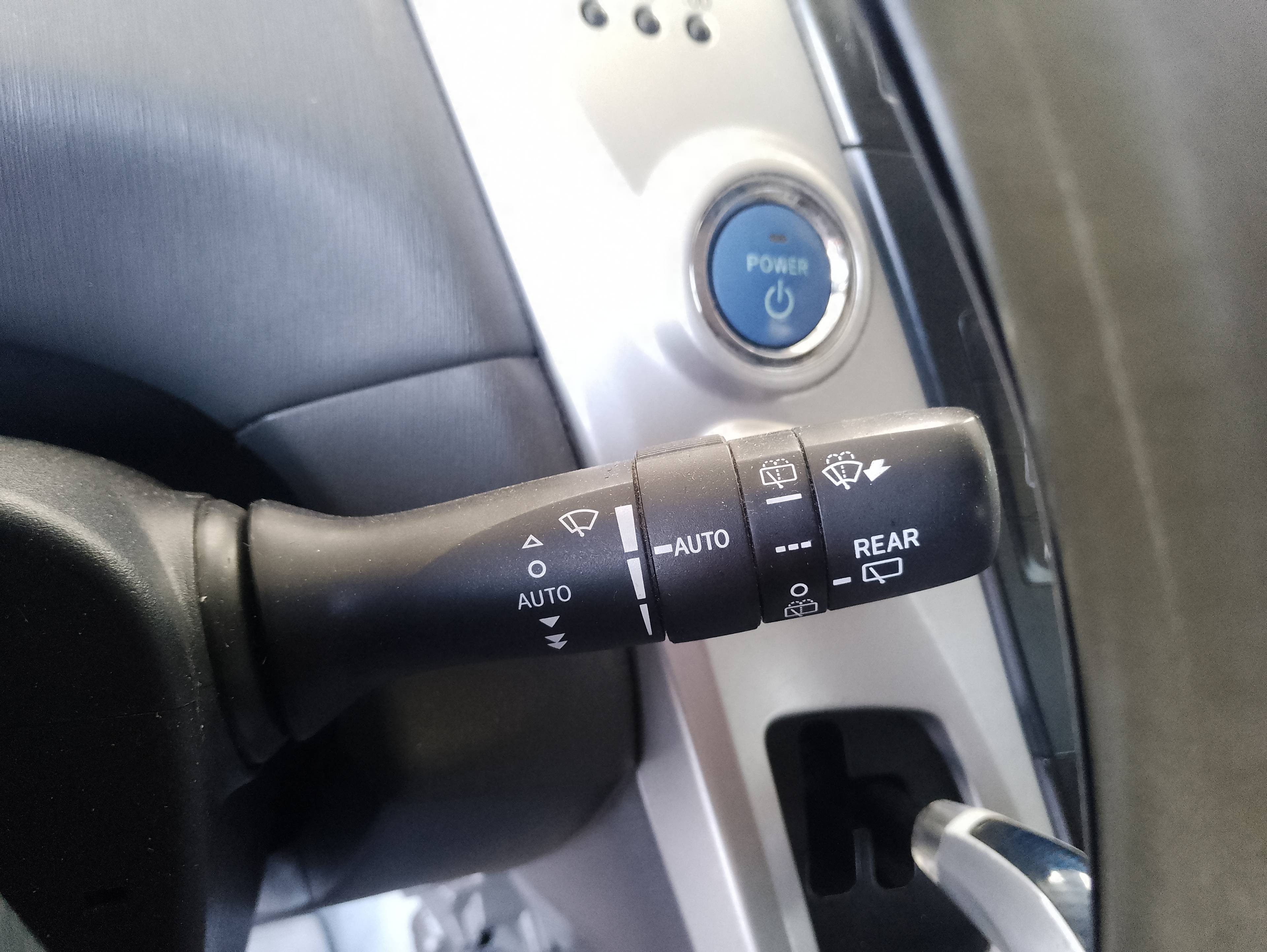 Recambio de mando limpia para toyota prius+ basis referencia OEM IAM   