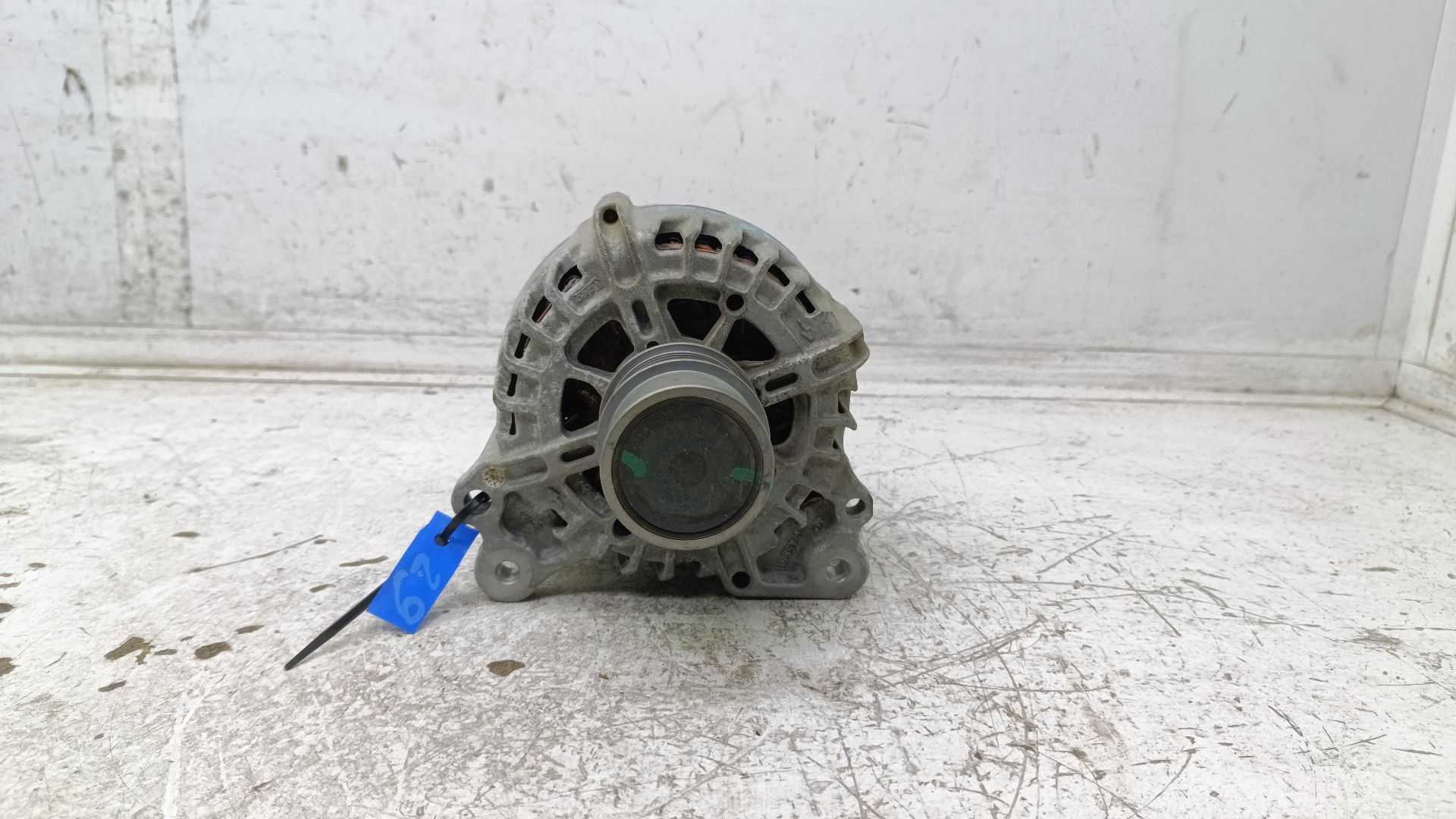 Recambio de alternador para volkswagen t-roc advance r-line referencia OEM IAM 04E903015 2715542C 219010519