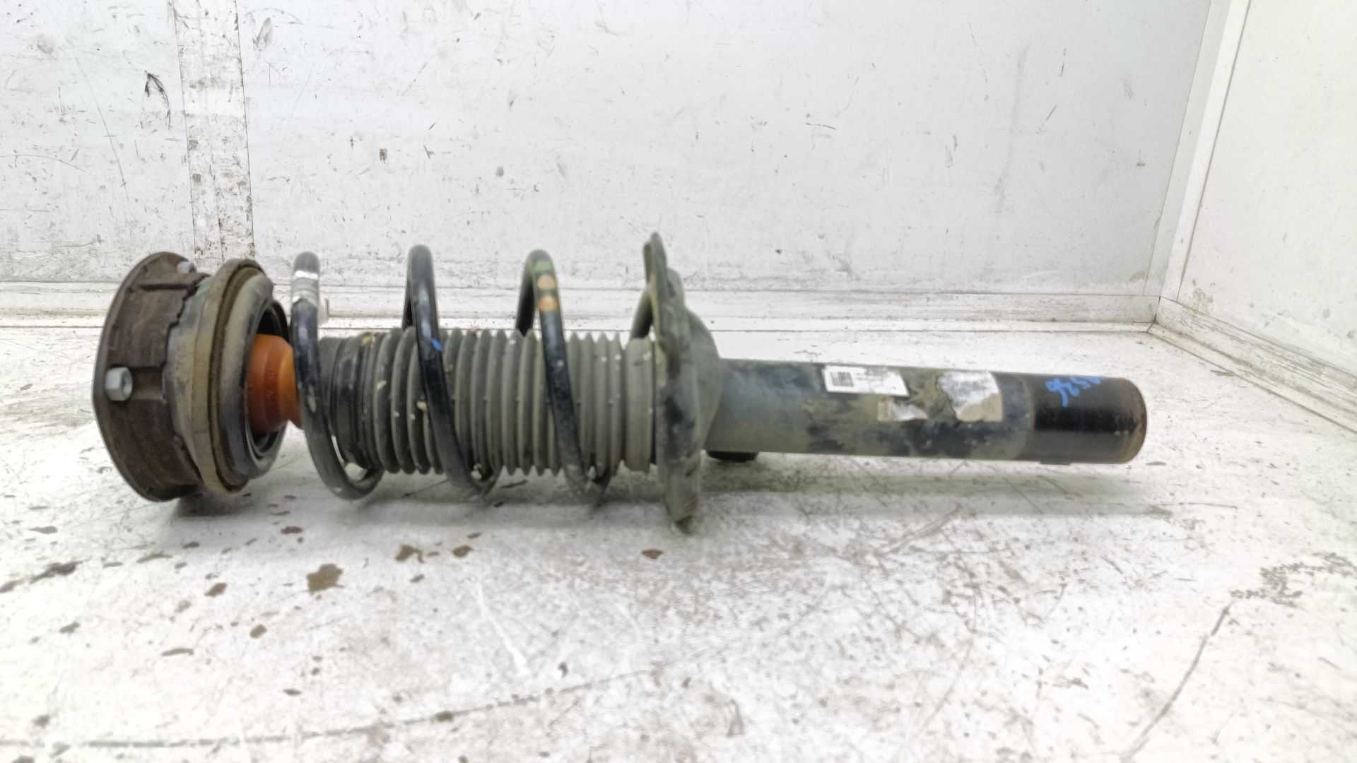 Recambio de amortiguador delantero izquierdo para volkswagen t-roc advance r-line referencia OEM IAM 5Q0413031HR  