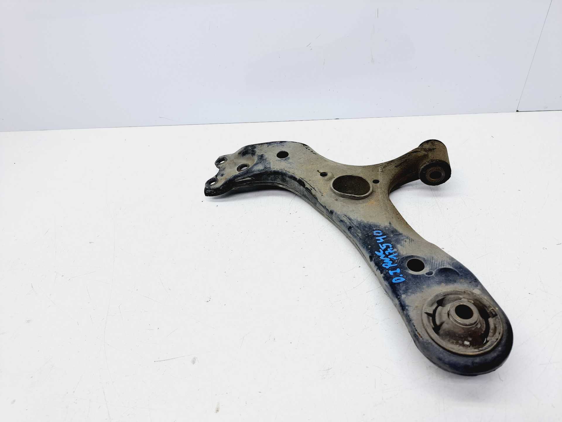 Recambio de brazo suspension inferior delantero izquierdo para toyota auris 1.6 16v cat referencia OEM IAM   