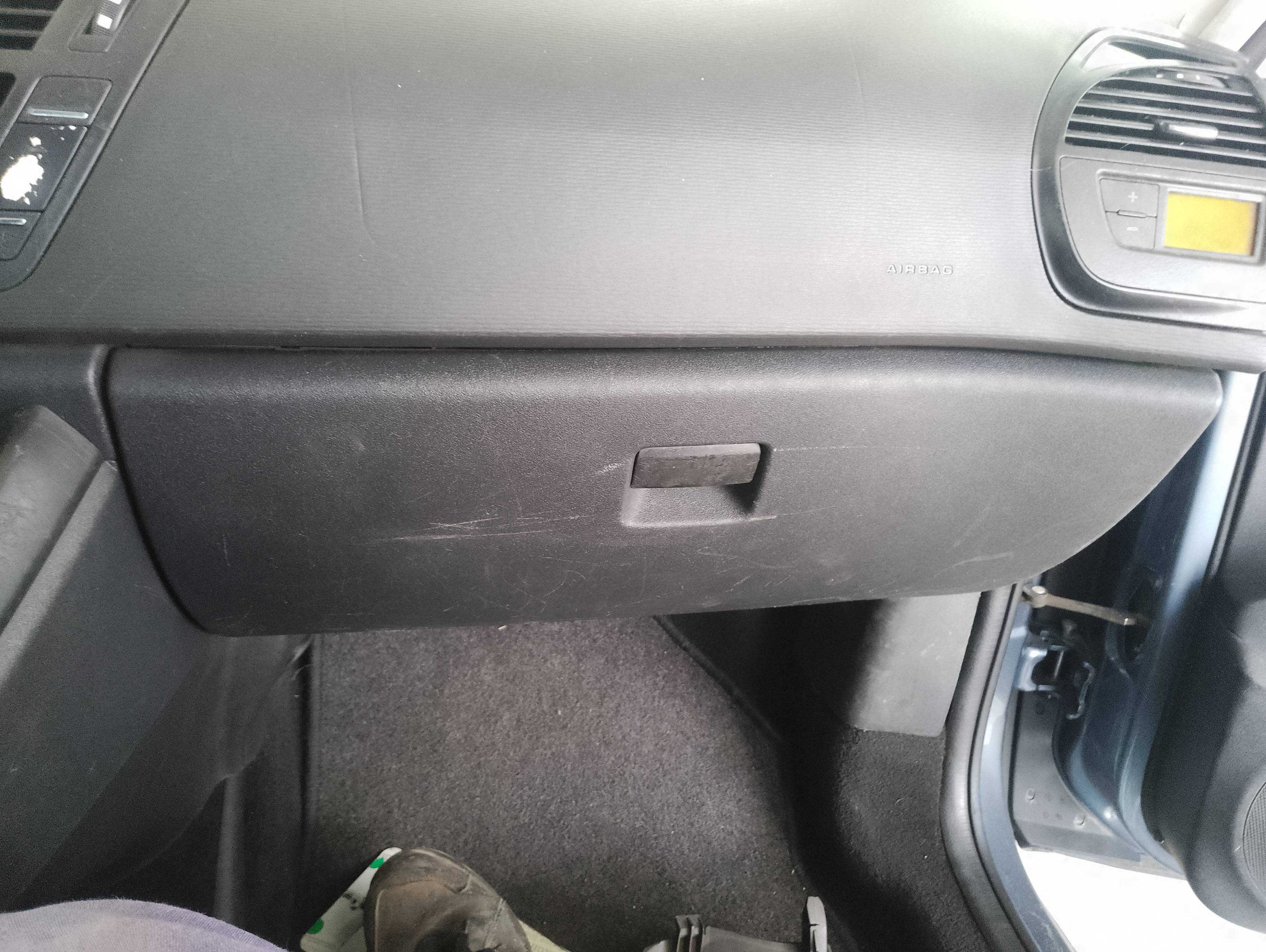 Recambio de guantera para citroën c4 picasso seduction referencia OEM IAM 8218FG  