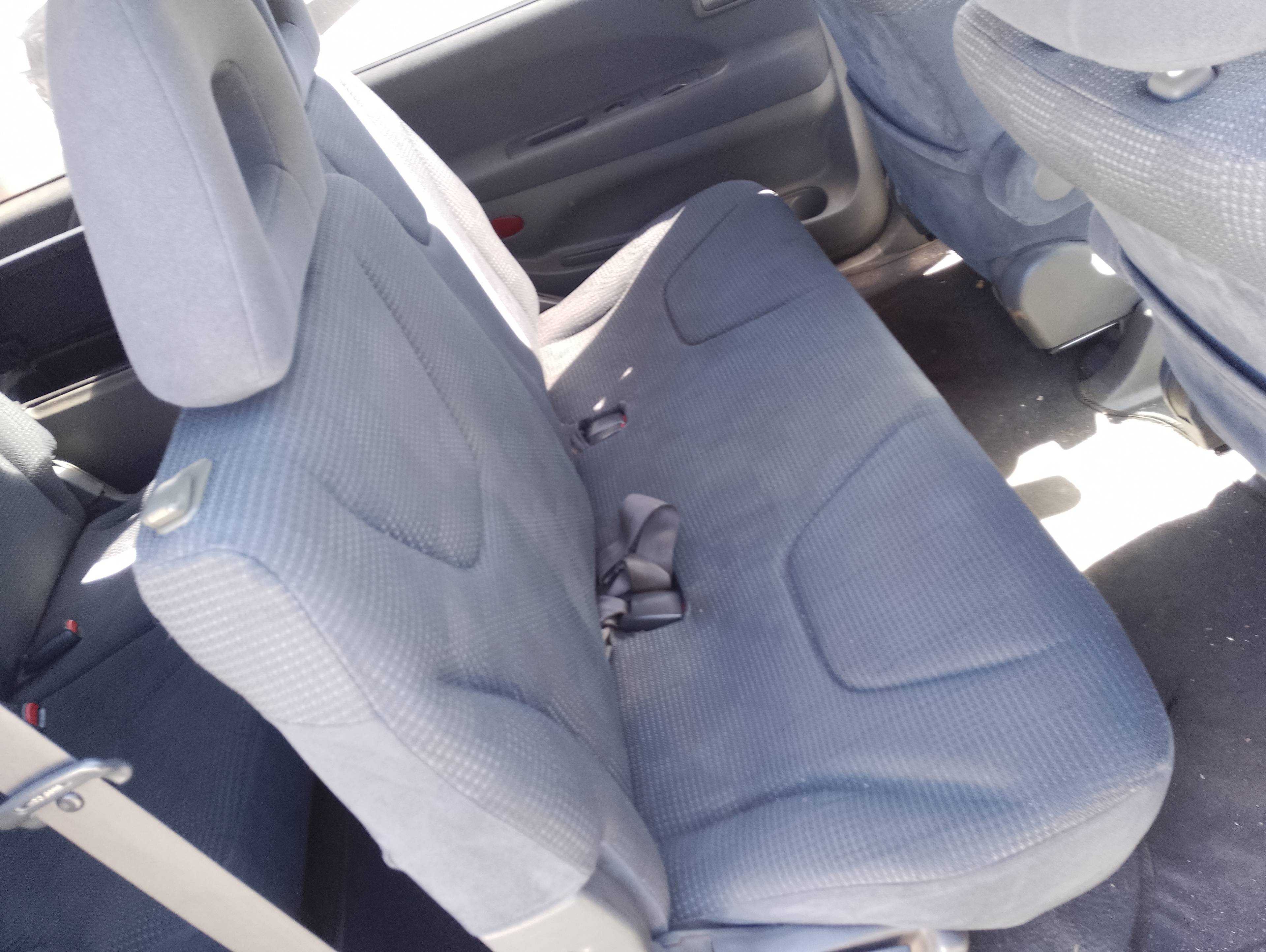 Recambio de asientos traseros para mitsubishi space wagon (n80/n90) 2,4 glx referencia OEM IAM   