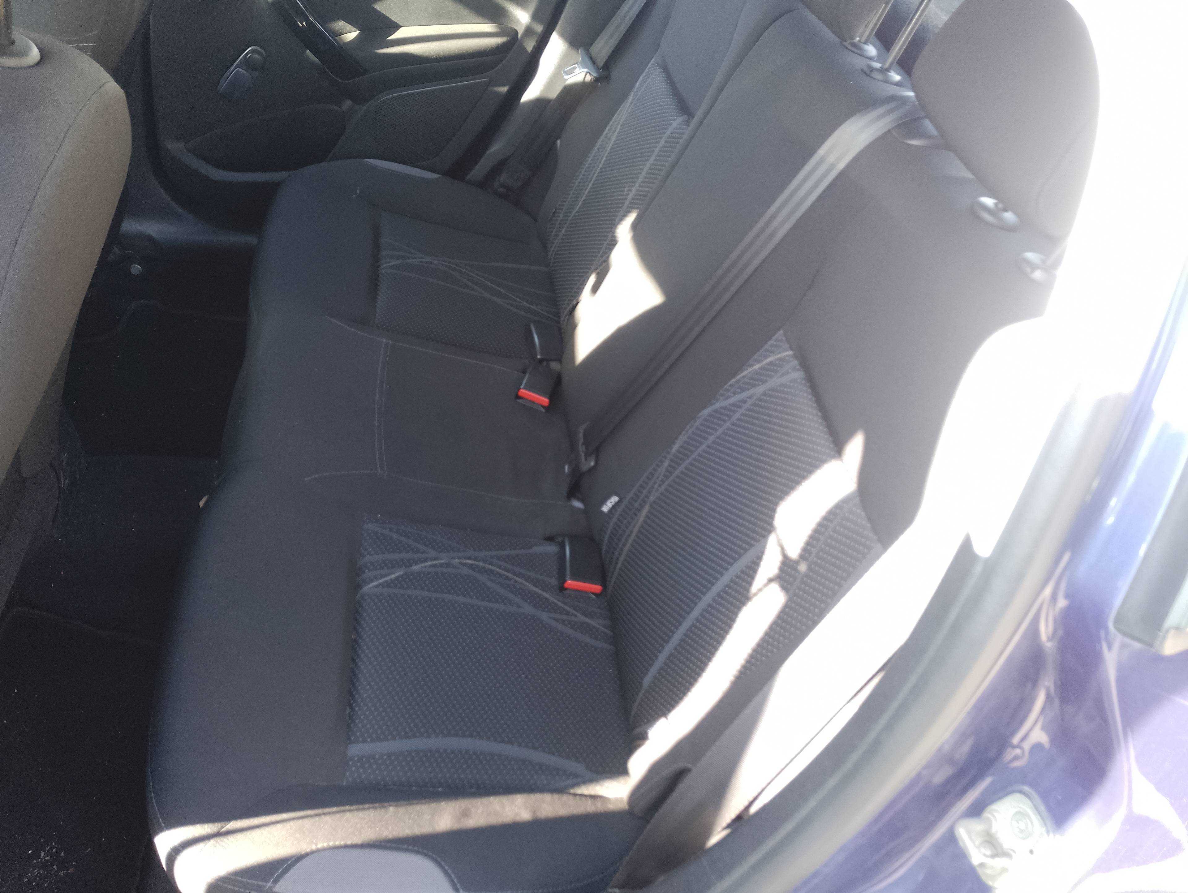 Recambio de asientos traseros para peugeot 208 access referencia OEM IAM   