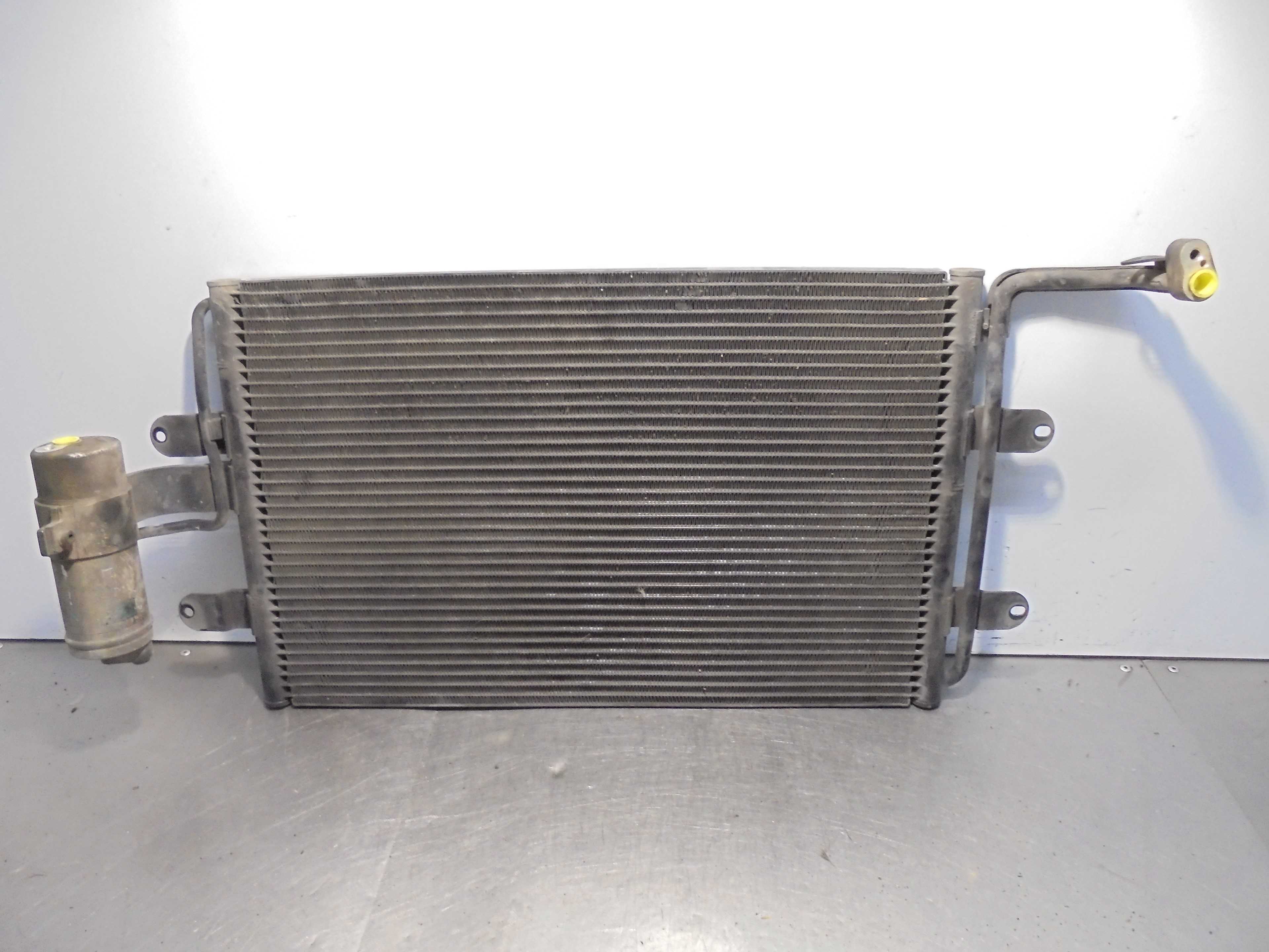 Recambio de condensador / radiador aire acondicionado para audi a3 (8l) 1.9 tdi ambiente referencia OEM IAM 1J0820411D  