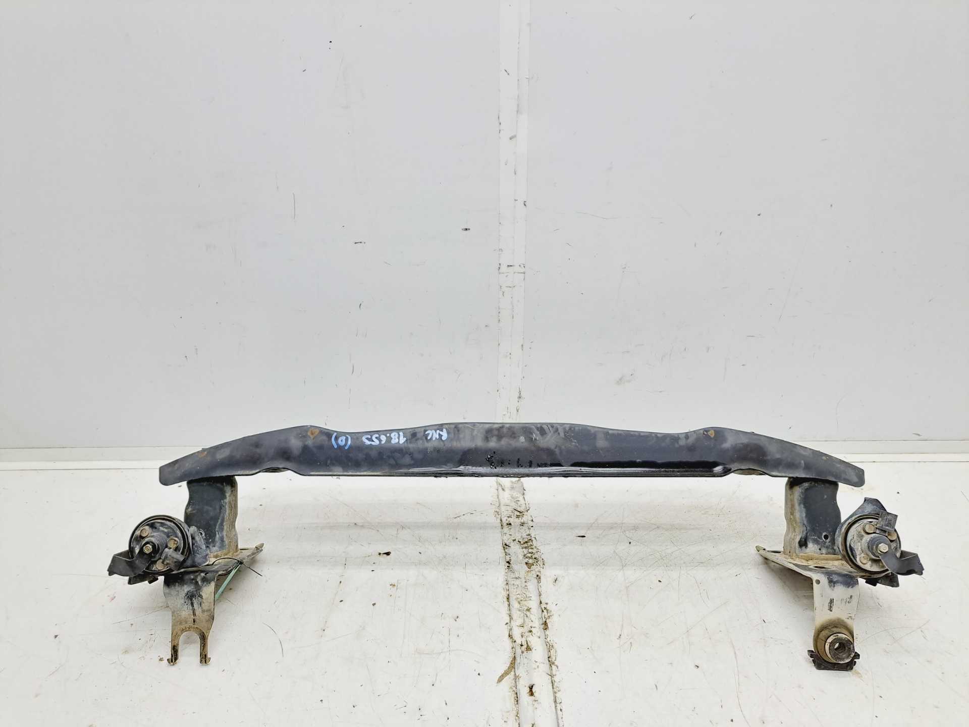 Recambio de refuerzo paragolpes delantero para volkswagen touareg (7la) tdi v6 referencia OEM IAM  7L0807109E 