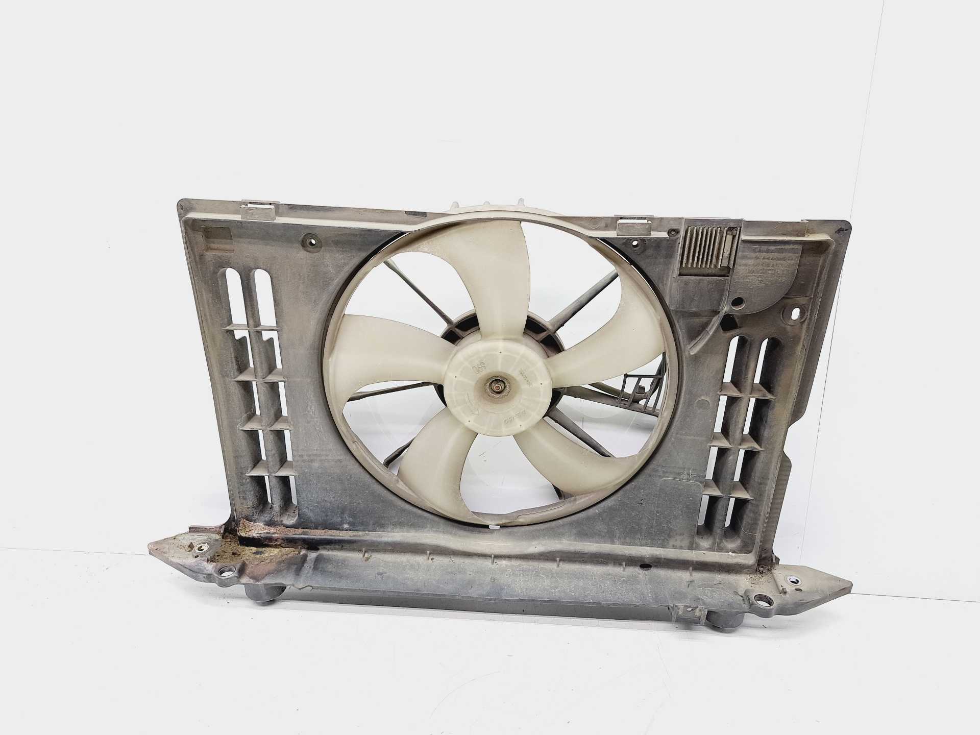 Recambio de electroventilador para toyota auris 1.6 16v cat referencia OEM IAM 1636300120 1680008470 DENSO