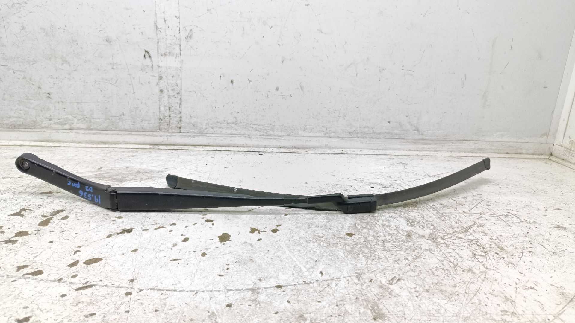 Recambio de brazo limpia delantero izquierdo para volkswagen t-roc advance r-line referencia OEM IAM 2GA955409A  