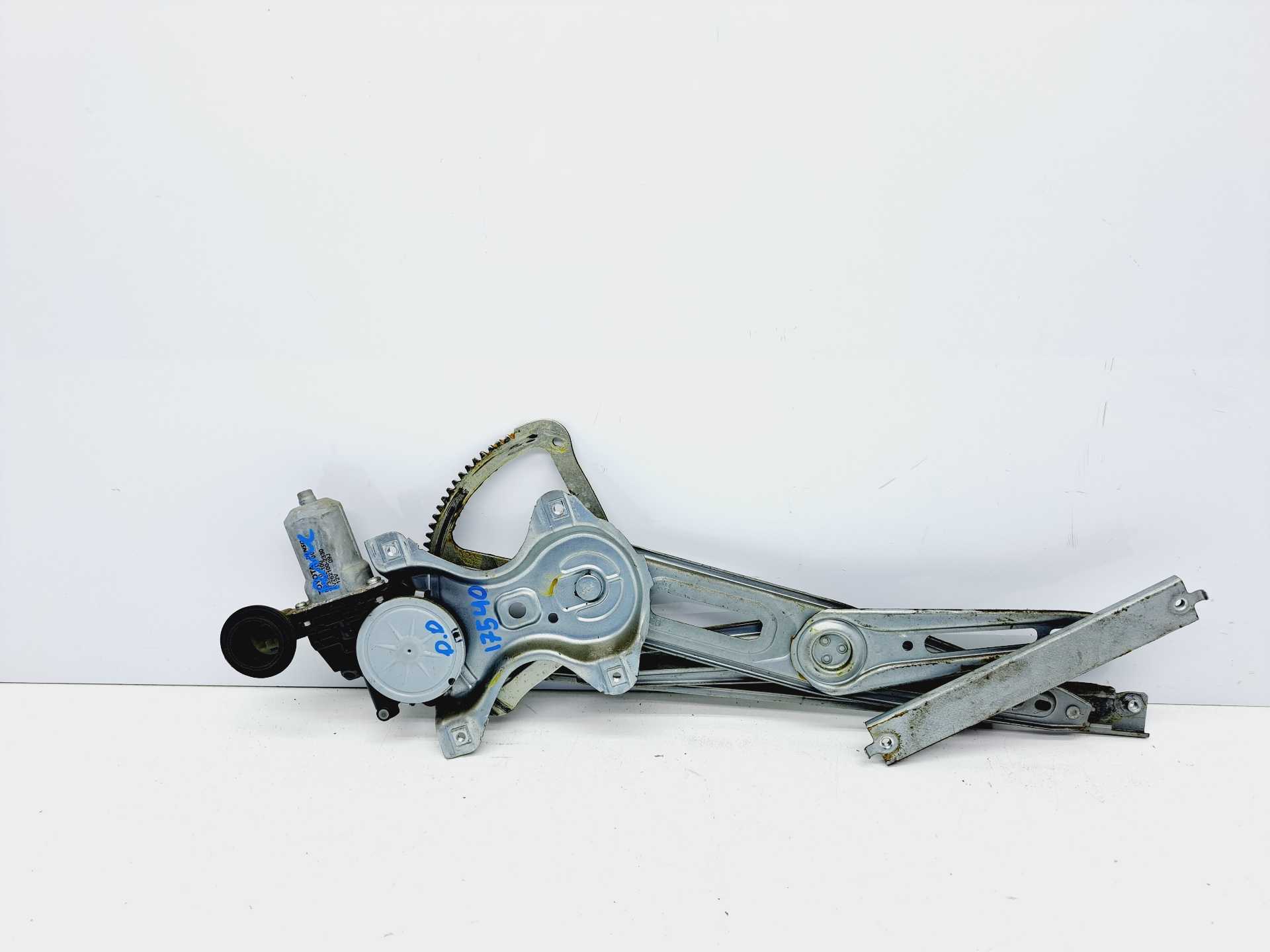 Recambio de elevalunas delantero derecho para toyota auris 1.6 16v cat referencia OEM IAM 857100D100 973582100 DENSO