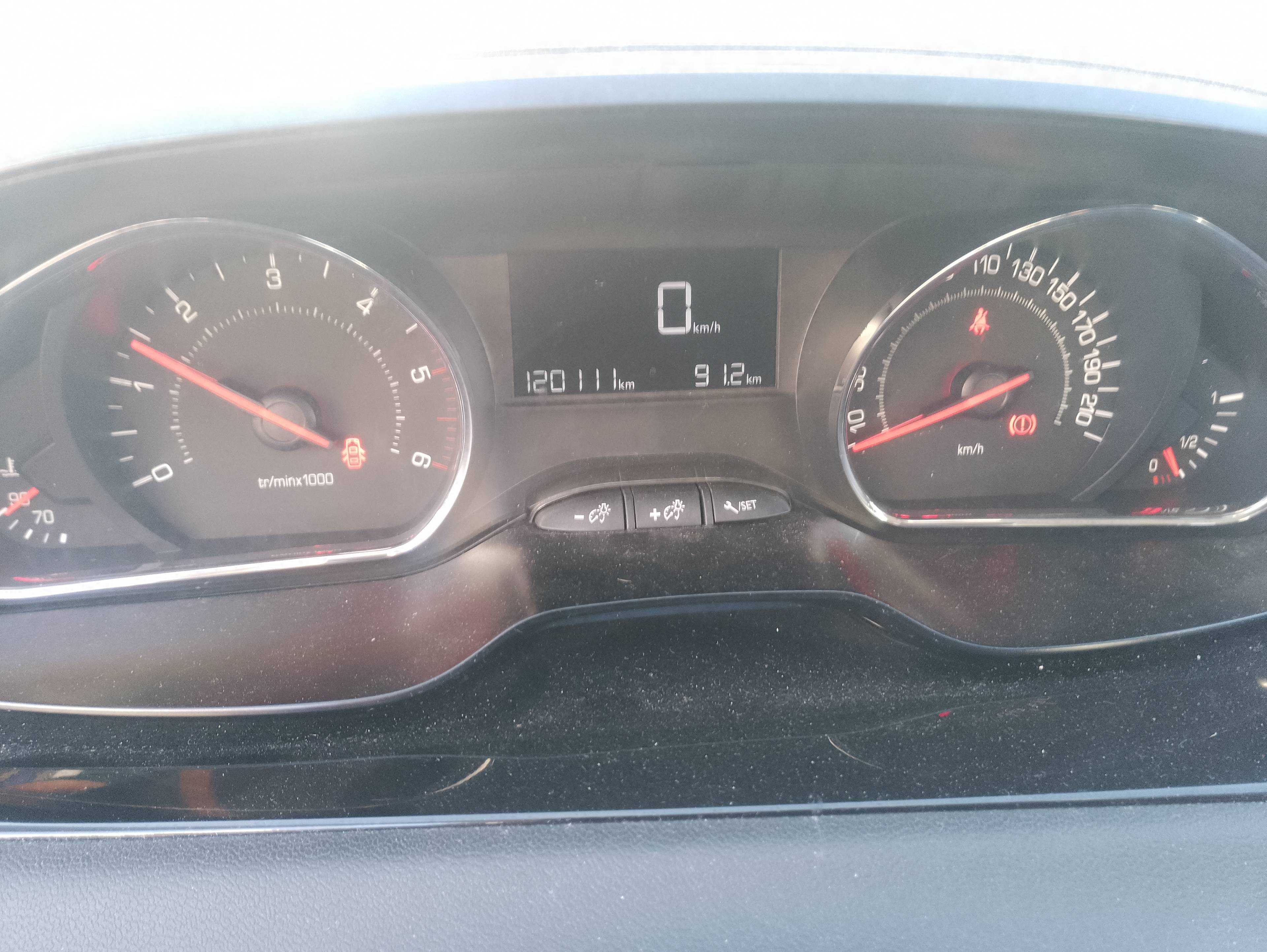 Recambio de cuadro instrumentos para peugeot 208 access referencia OEM IAM   