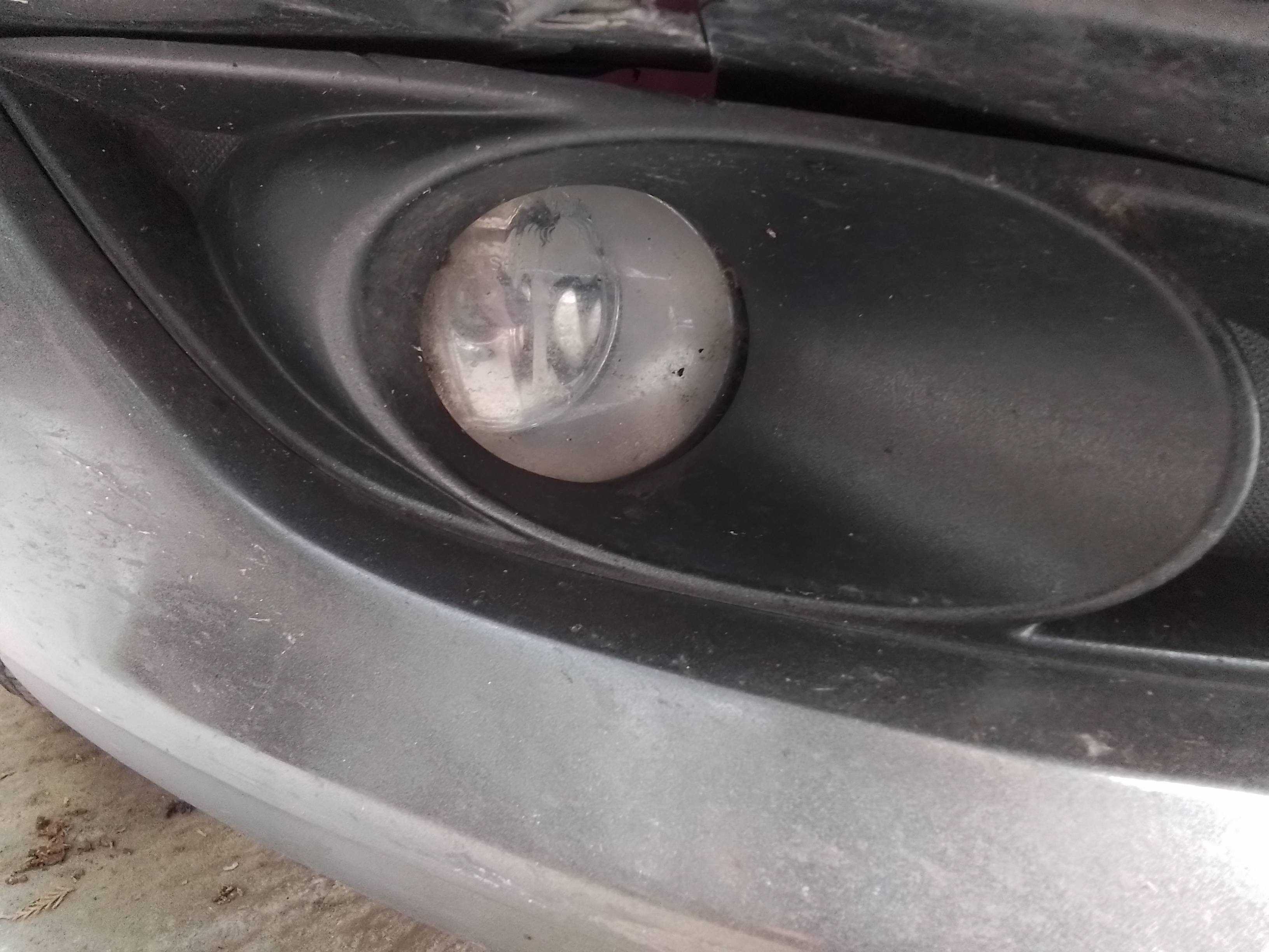 Recambio de faro antiniebla derecho para toyota auris 1.6 16v cat referencia OEM IAM 812100D041 VALEO 