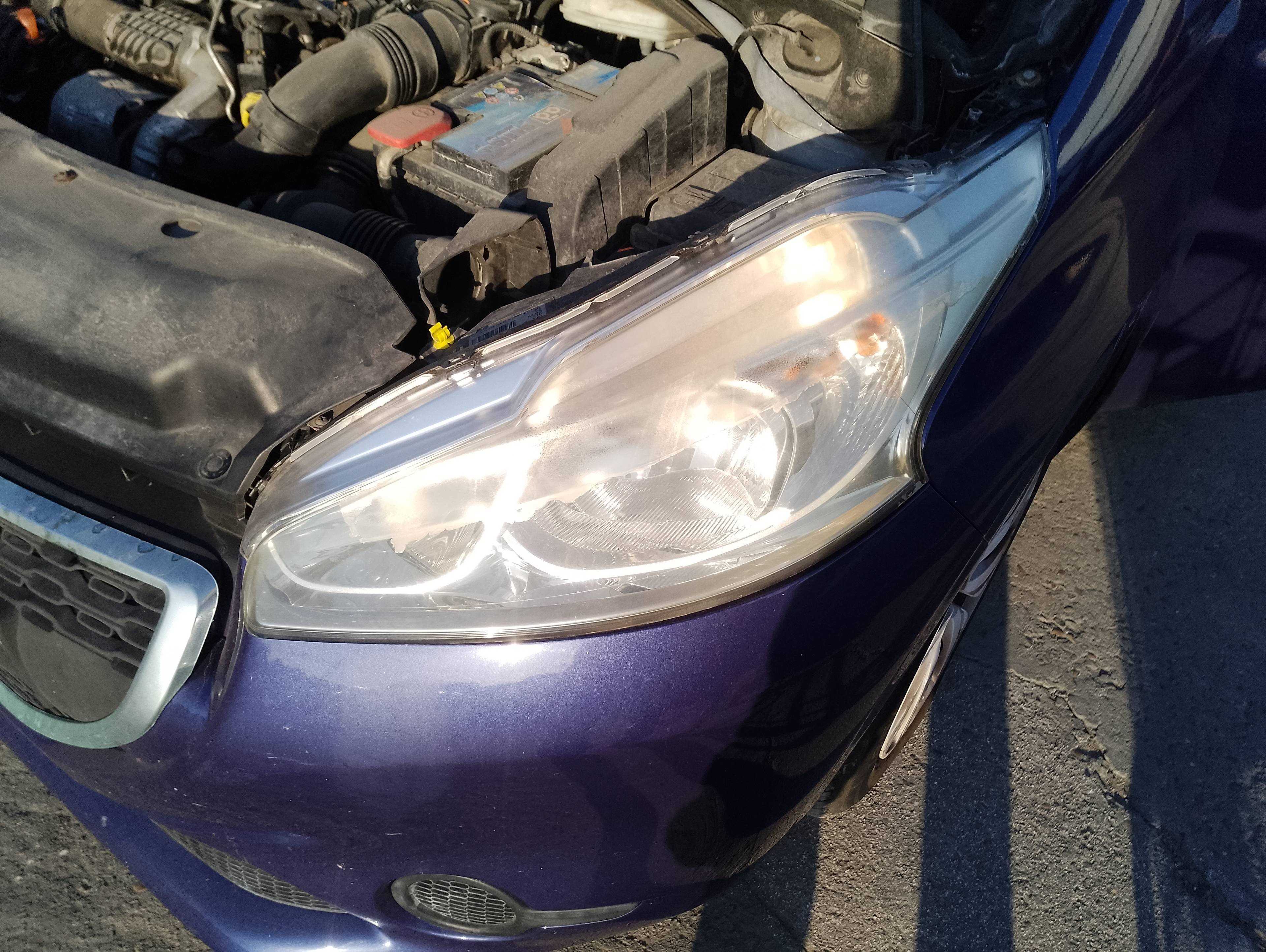 Recambio de faro izquierdo para peugeot 208 access referencia OEM IAM   