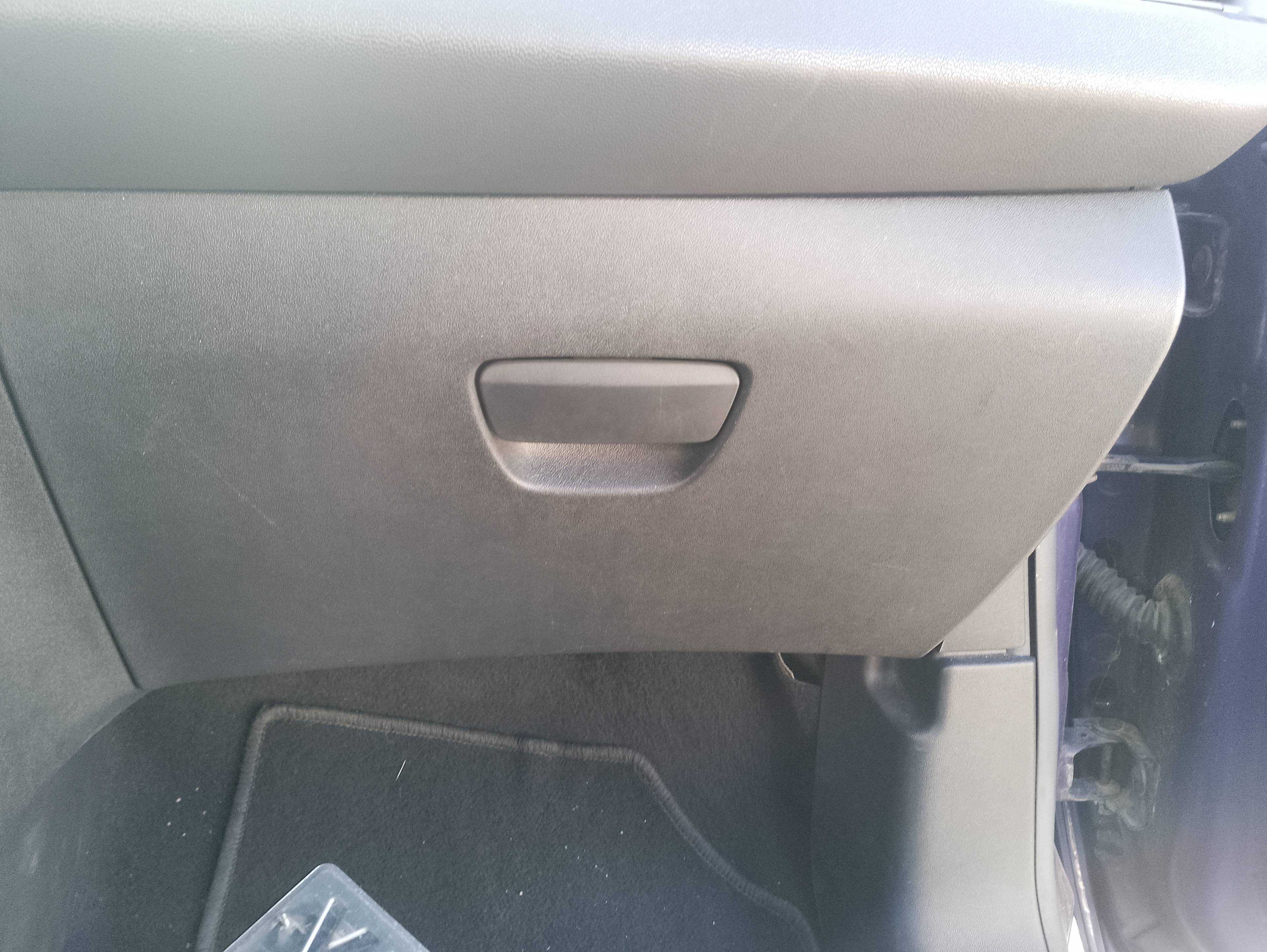 Recambio de guantera para peugeot 208 access referencia OEM IAM   