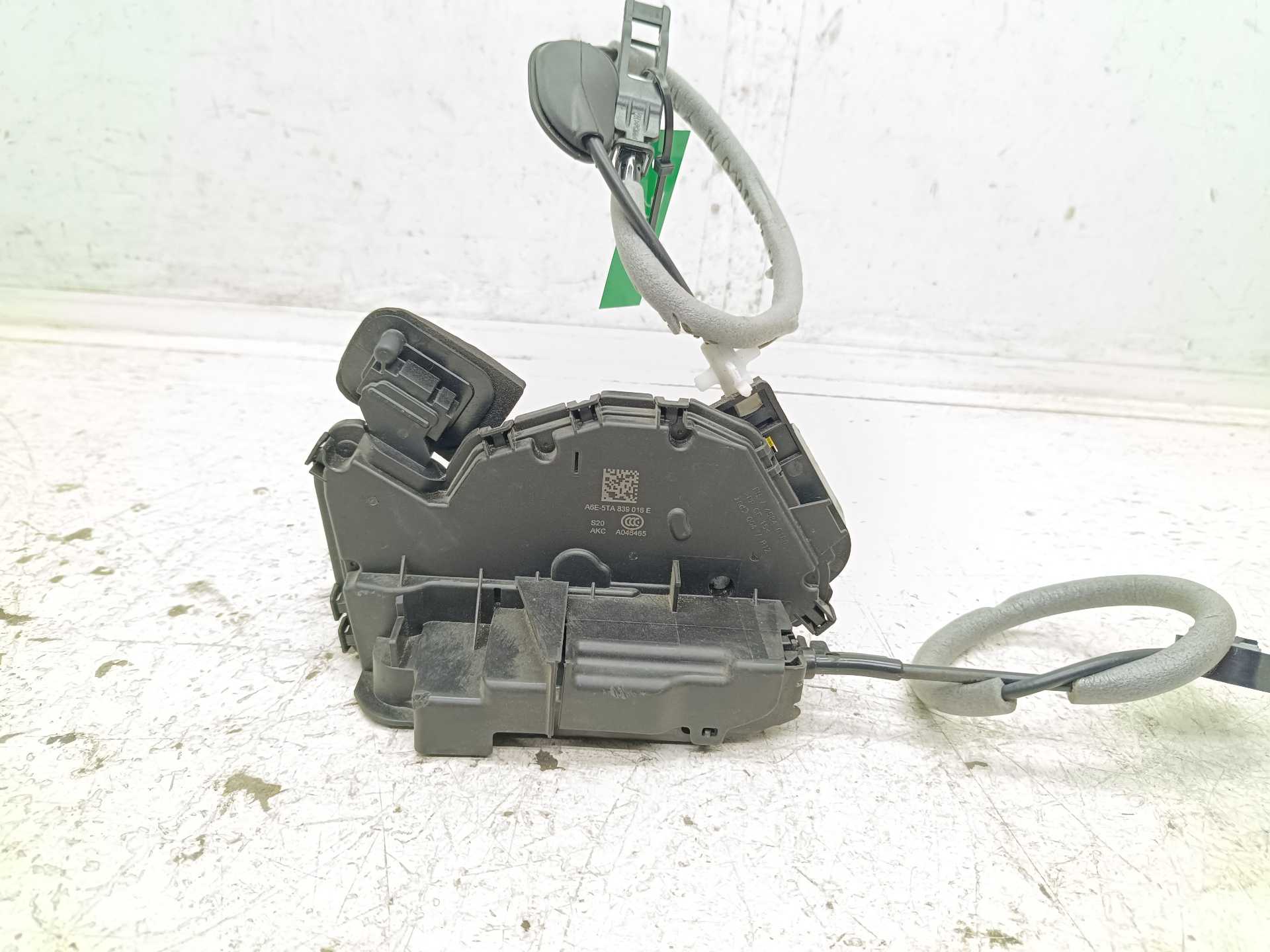 Recambio de cerradura puerta trasera derecha para volkswagen t-roc advance r-line referencia OEM IAM 5TA839016E  