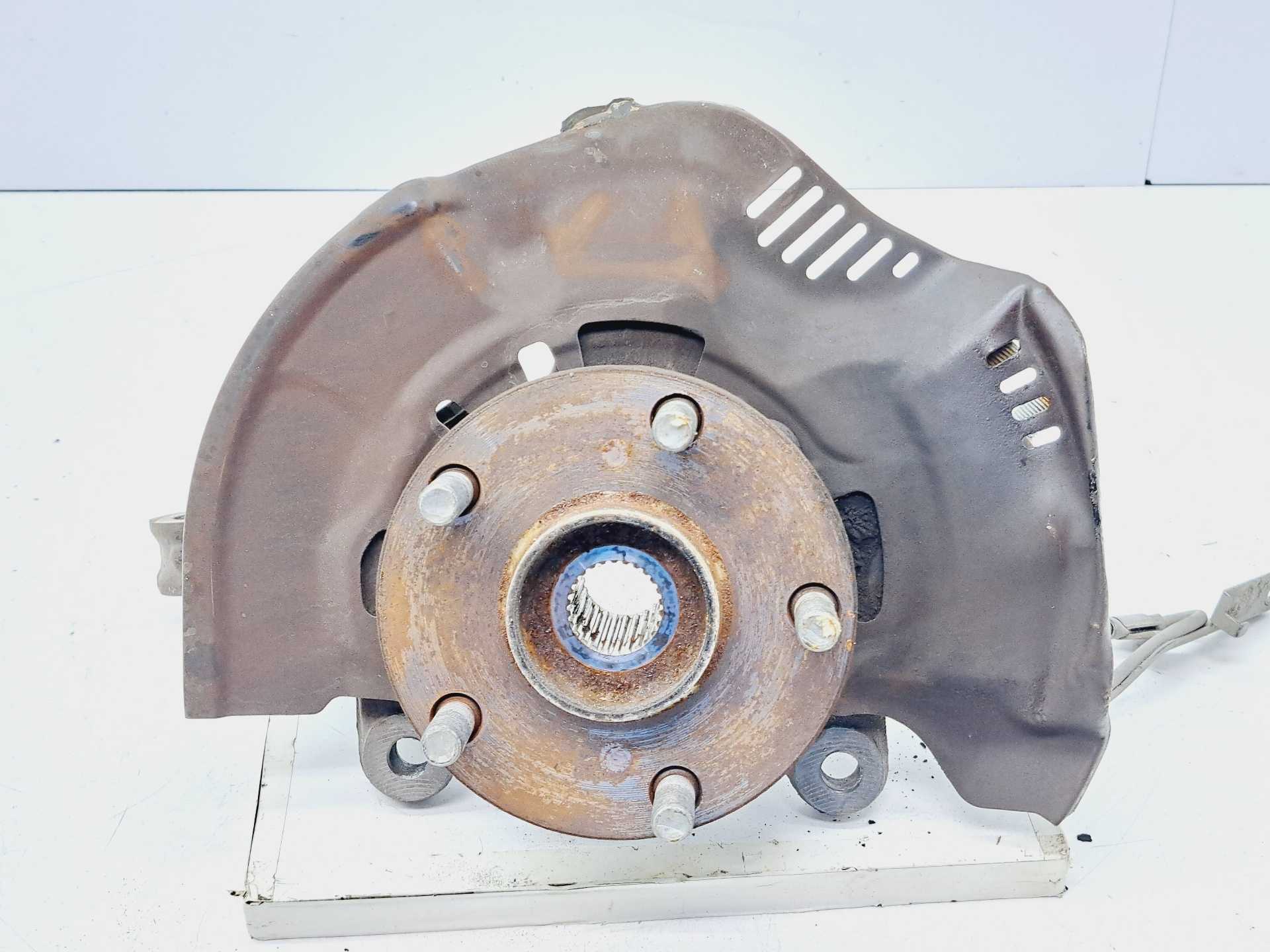 Recambio de mangueta delantera izquierda para toyota auris 1.6 16v cat referencia OEM IAM   