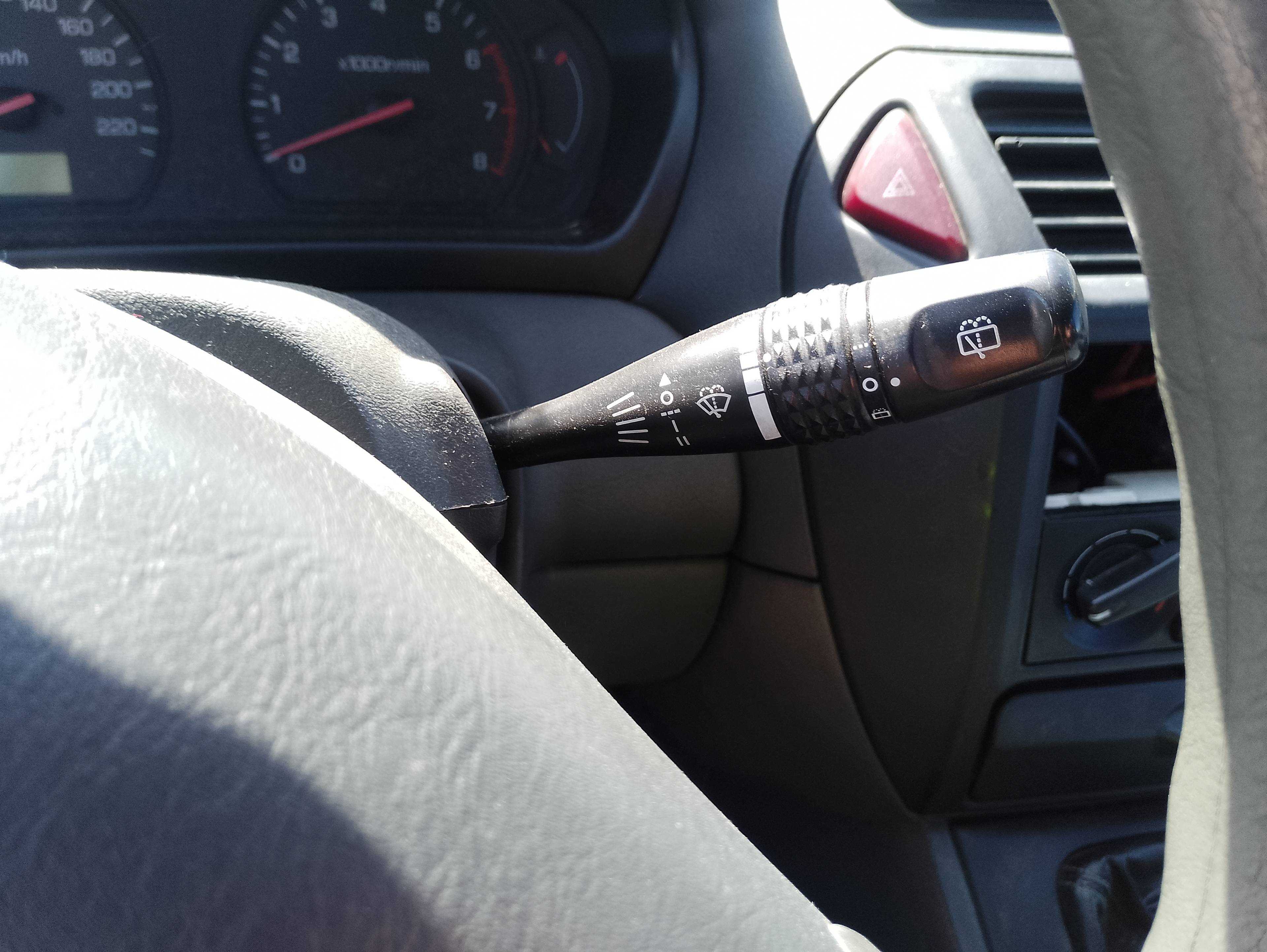 Recambio de mando limpia para mitsubishi space wagon (n80/n90) 2,4 glx referencia OEM IAM   
