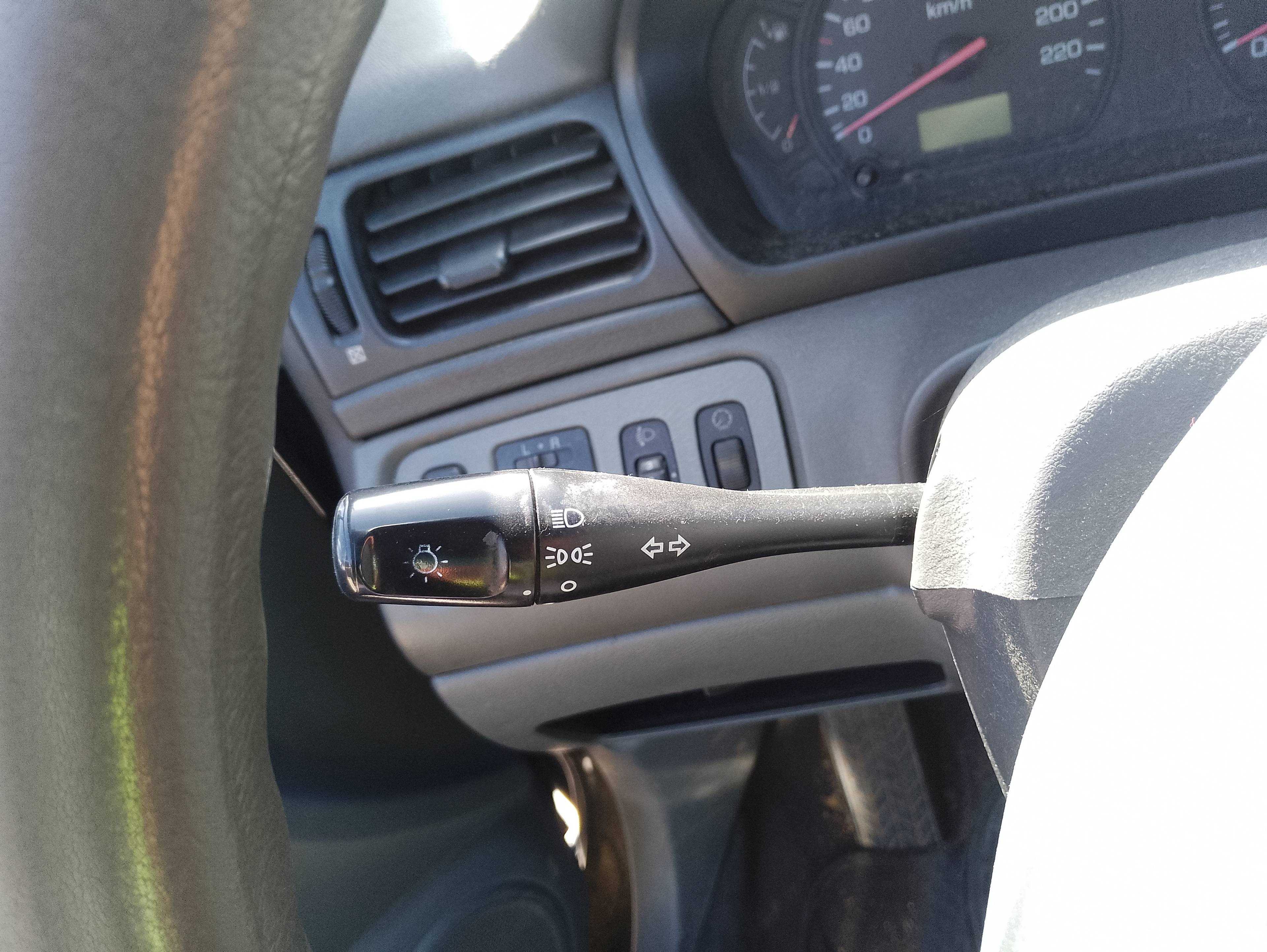 Recambio de mando luces para mitsubishi space wagon (n80/n90) 2,4 glx referencia OEM IAM   