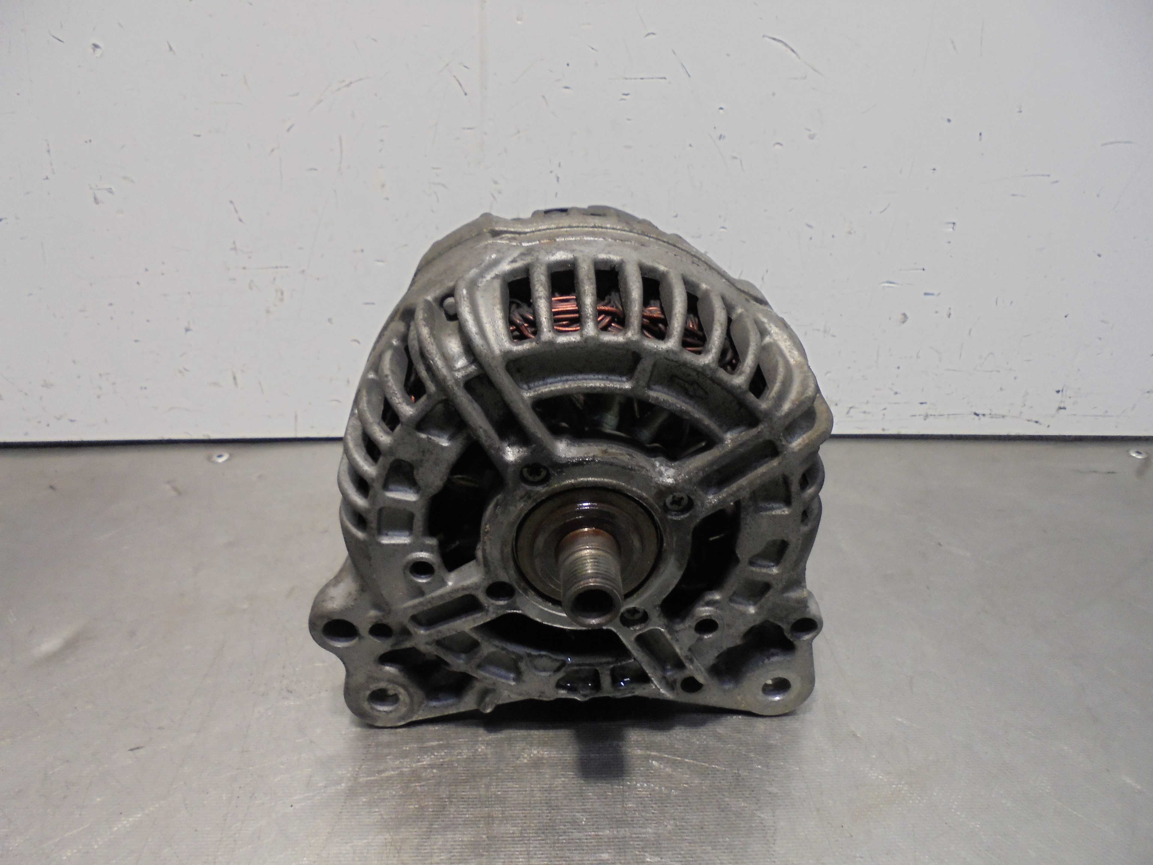 Recambio de alternador para mitsubishi grandis (na0w) 2.0 di-d cat referencia OEM IAM 06F903023F BOSCH 