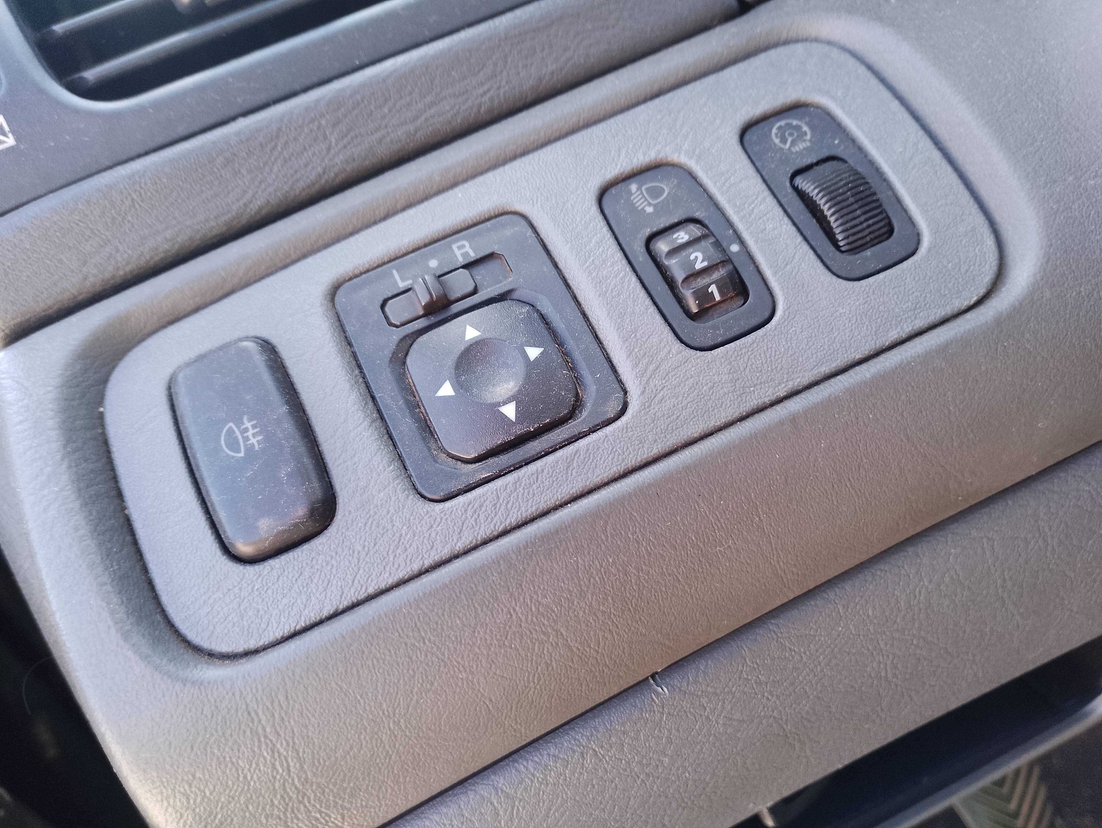 Recambio de mando retrovisor para mitsubishi space wagon (n80/n90) 2,4 glx referencia OEM IAM   