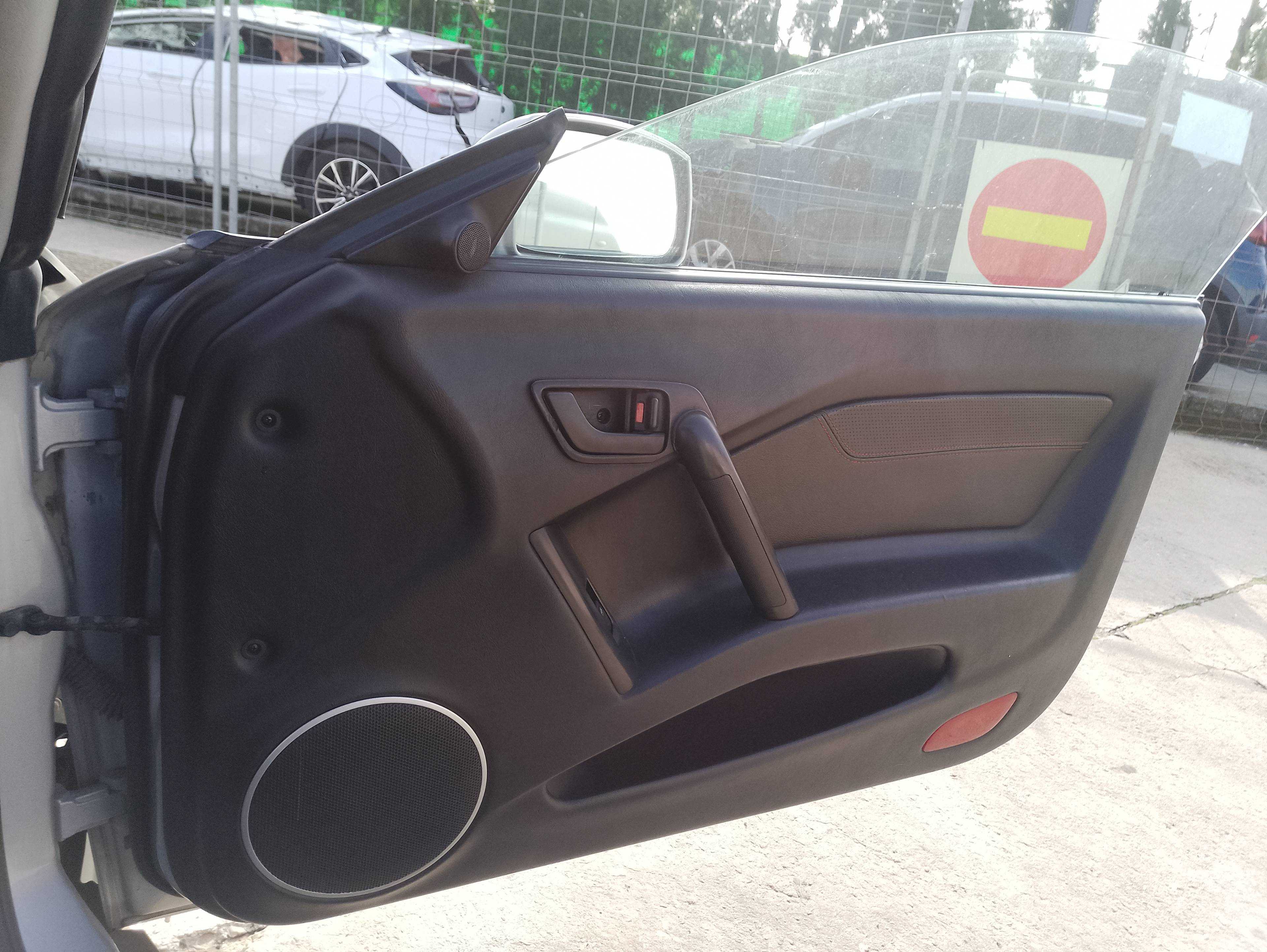 Recambio de guarnecido puerta delantera derecha para hyundai coupe (gk) 2.0 fx full referencia OEM IAM   