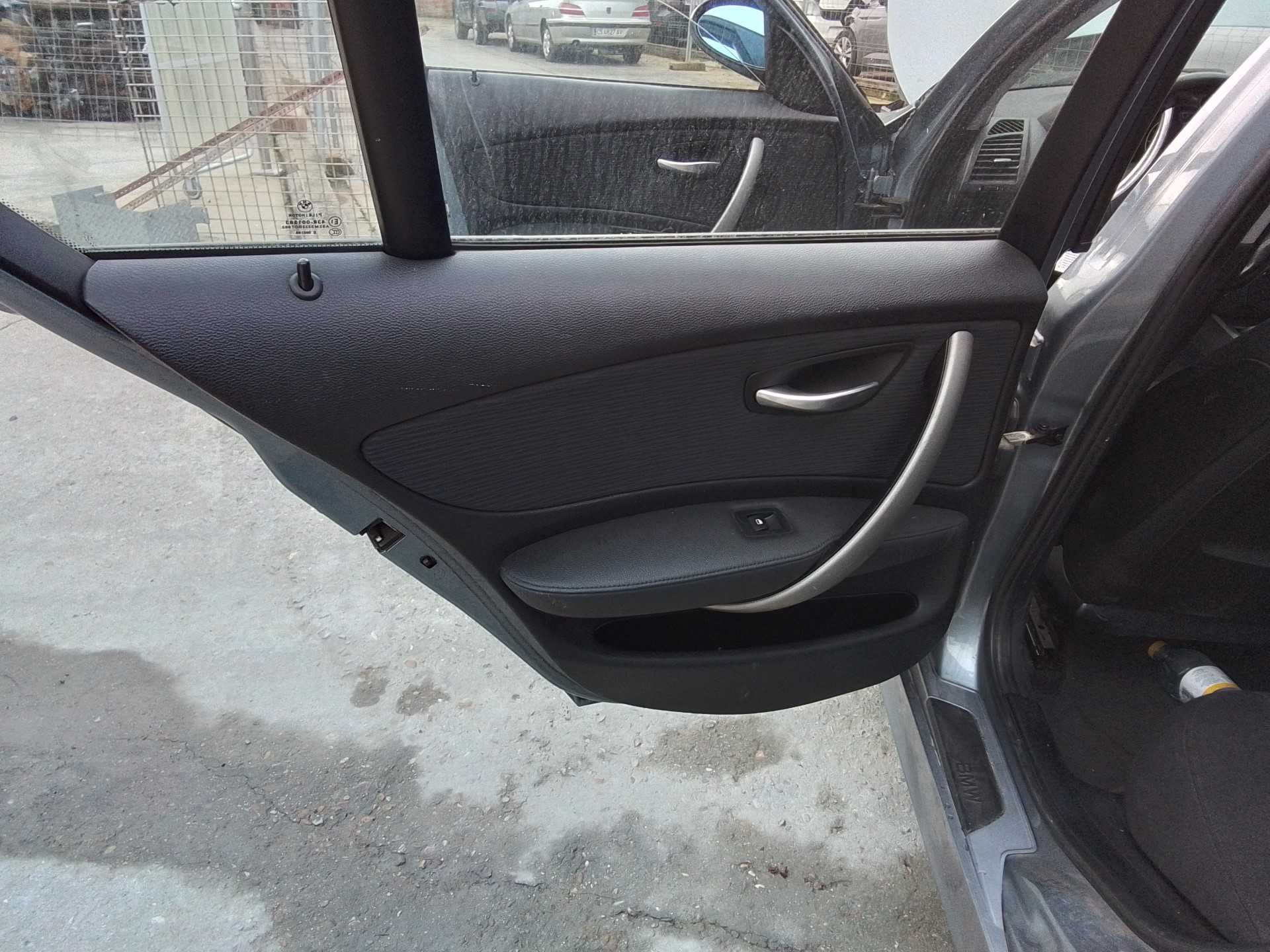 Recambio de guarnecido puerta trasera izquierda para bmw serie 1 berlina (e81/e87) 118d referencia OEM IAM   