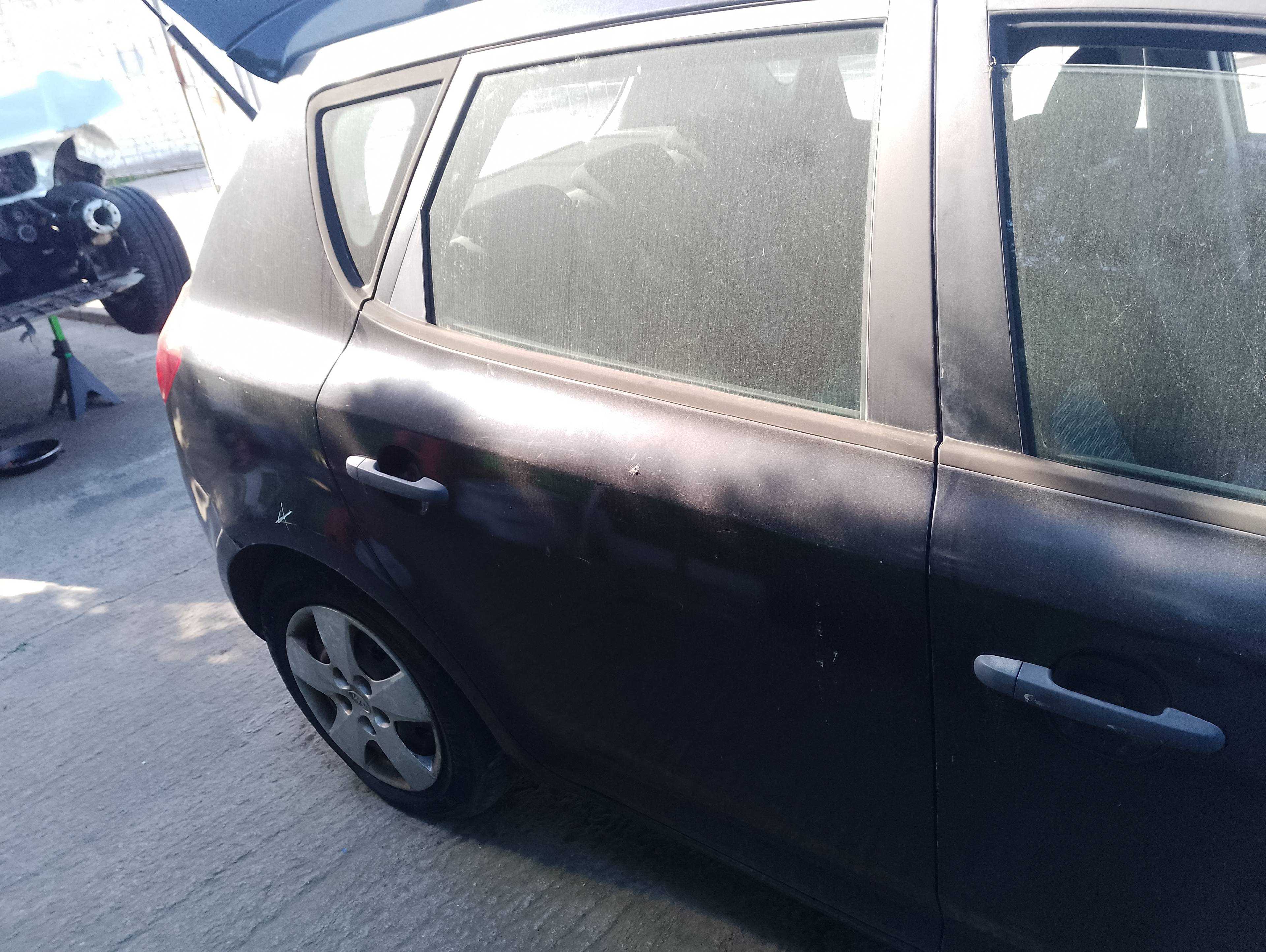 Recambio de puerta trasera derecha para kia cee´d concept referencia OEM IAM   