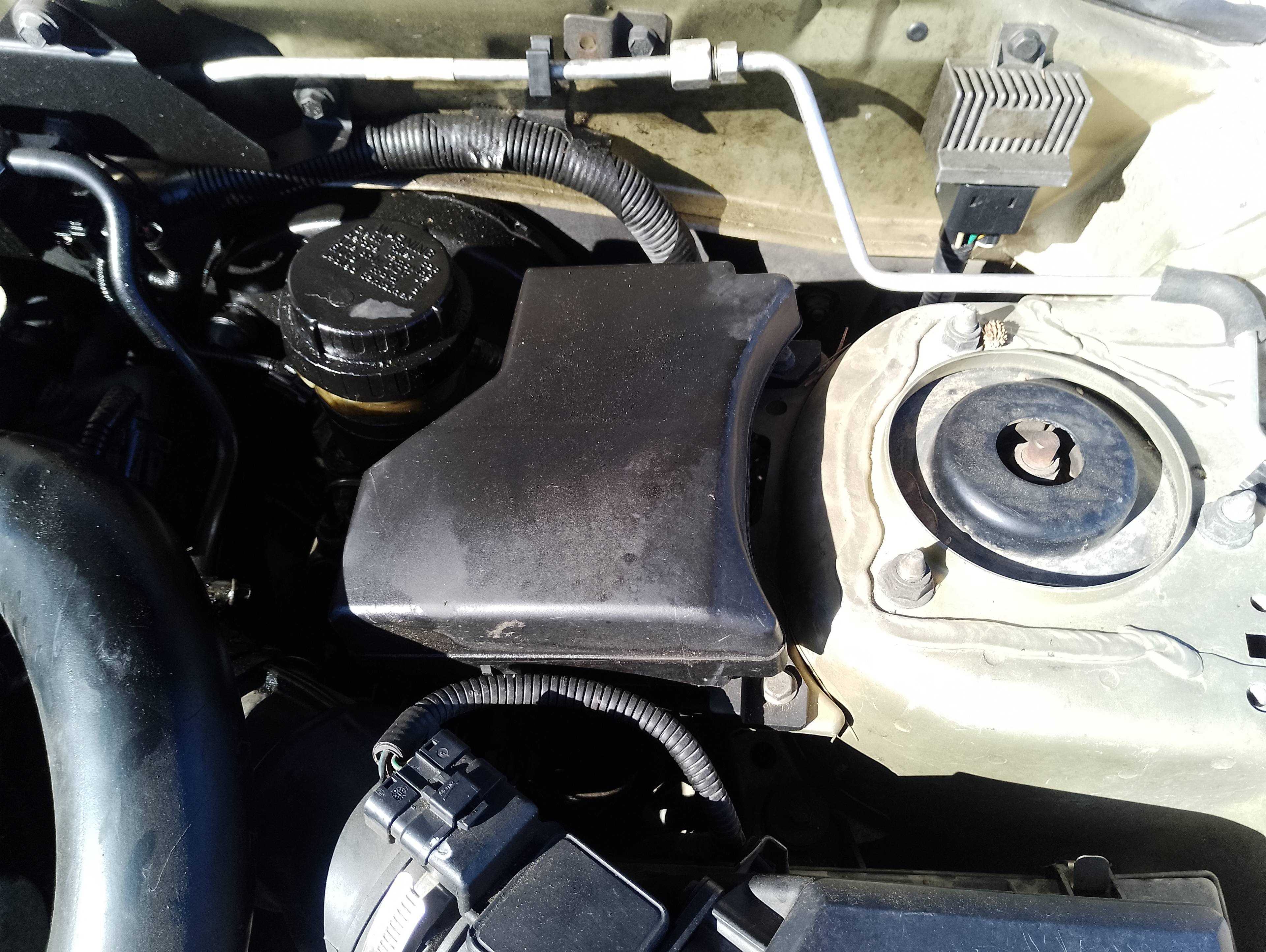 Recambio de caja reles / fusibles para volvo s40 berlina 1.9 d+ (85kw) referencia OEM IAM   