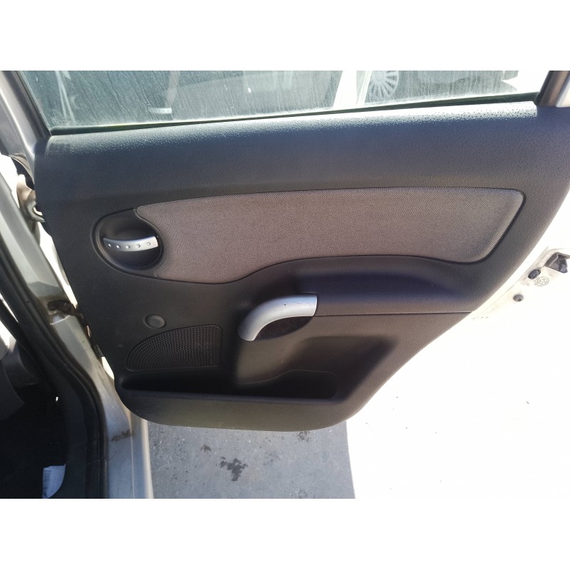 Recambio de guarnecido puerta trasera derecha para citroën c3 1.4 hdi audace referencia OEM IAM   