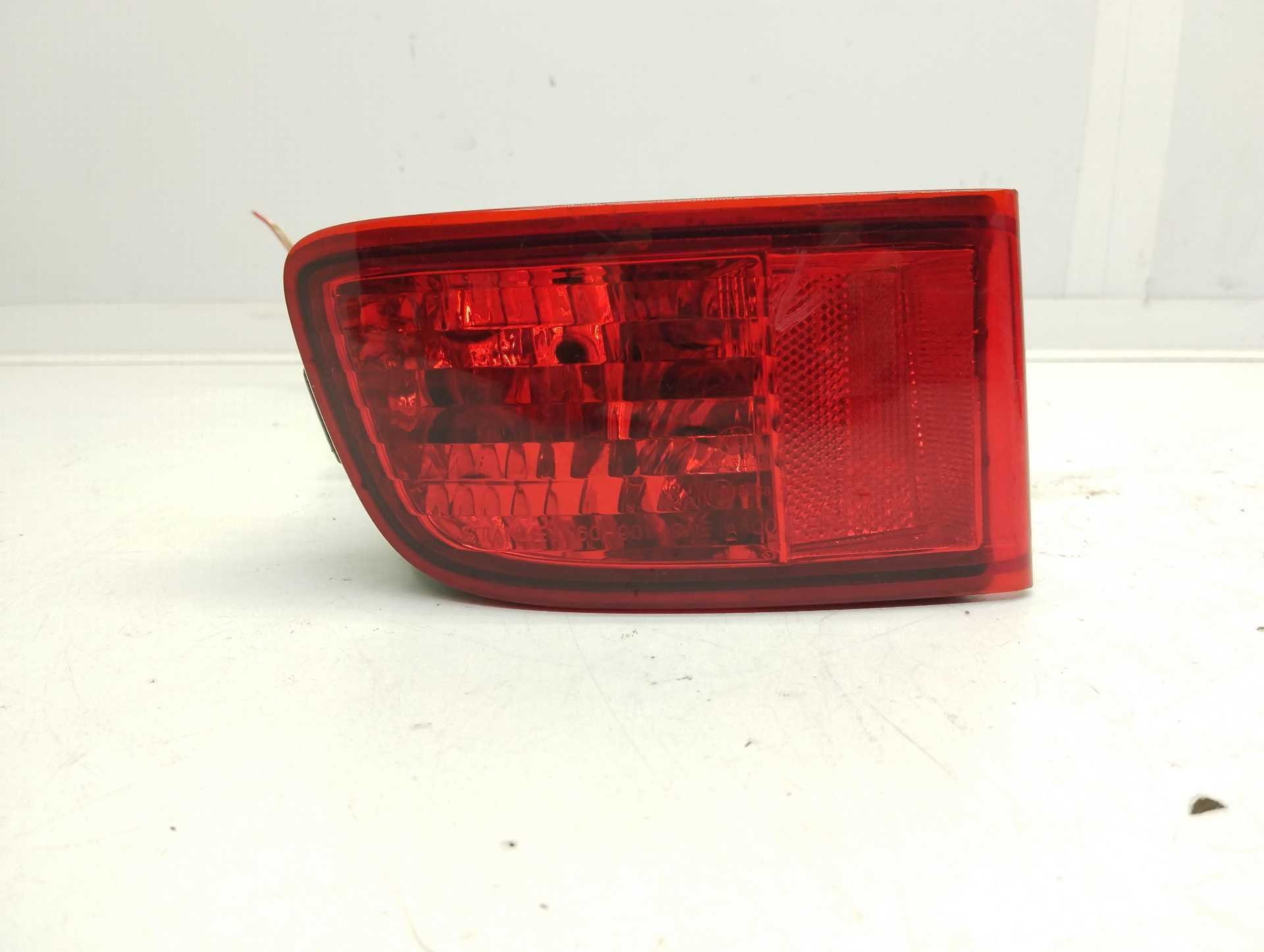 Recambio de piloto paragolpes trasero izquierdo para toyota land cruiser (j12) 3.0 d-4d gx referencia OEM IAM   