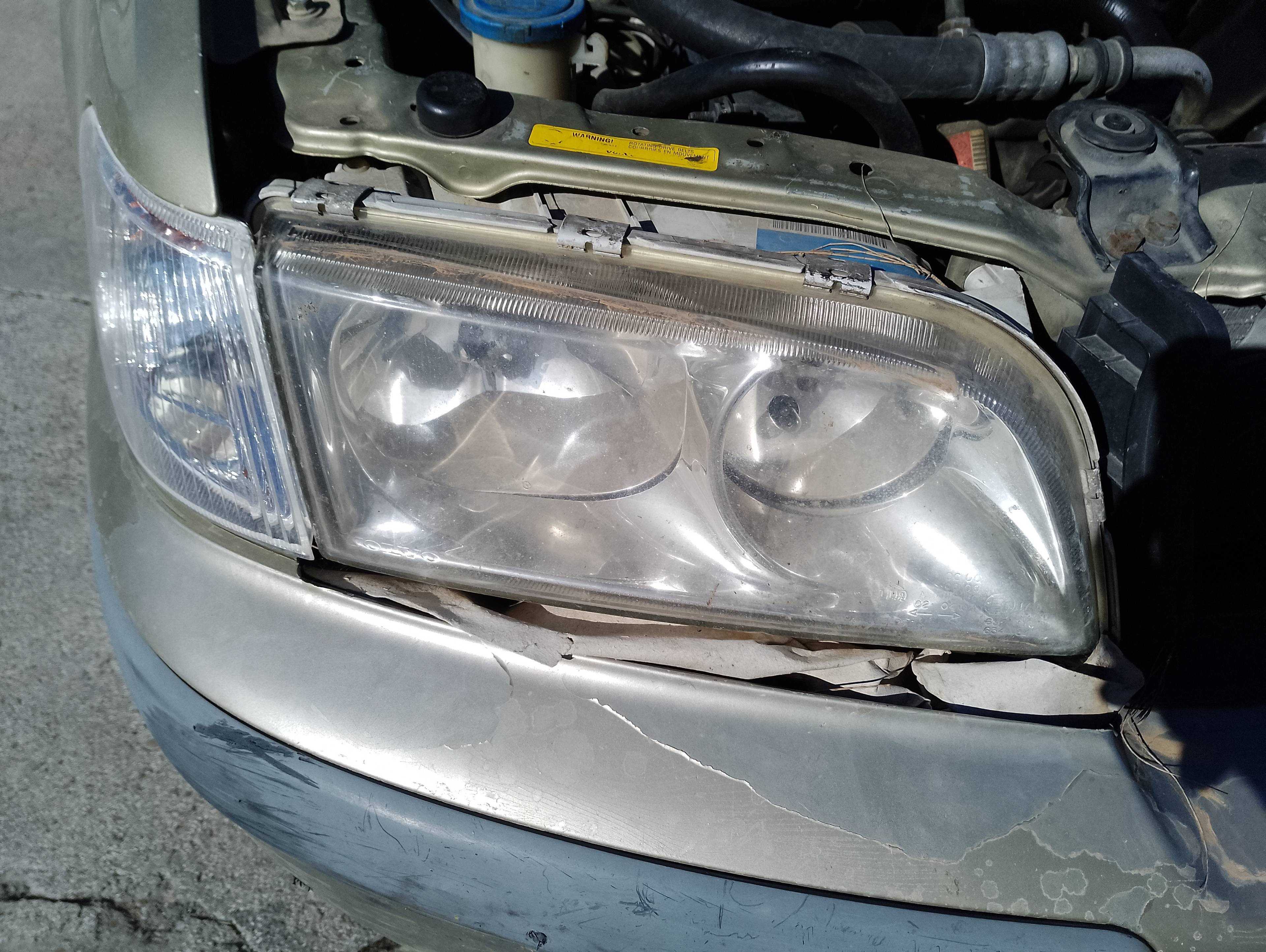 Recambio de faro derecho para volvo s40 berlina 1.9 d+ (85kw) referencia OEM IAM   