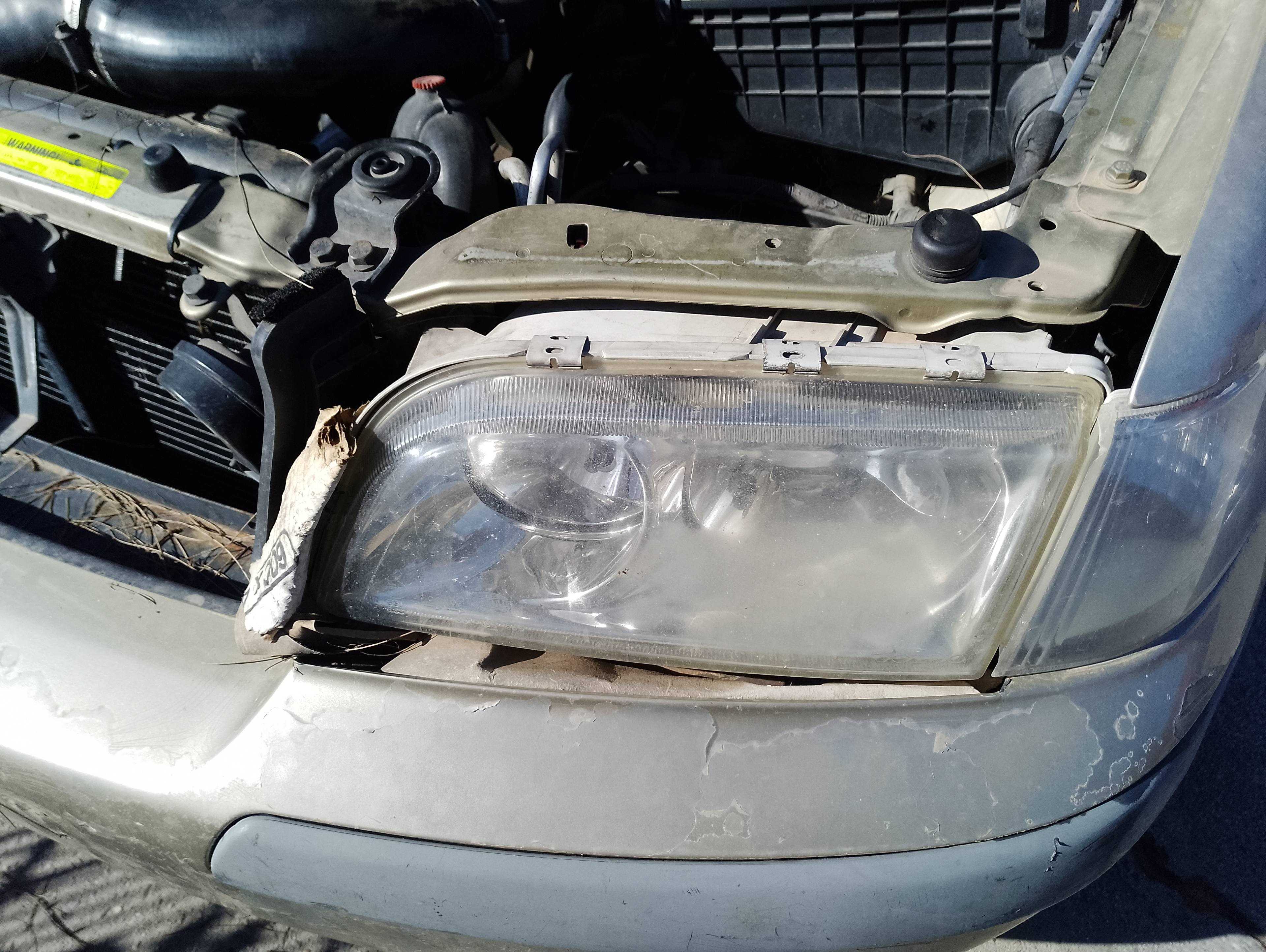 Recambio de faro izquierdo para volvo s40 berlina 1.9 d+ (85kw) referencia OEM IAM   