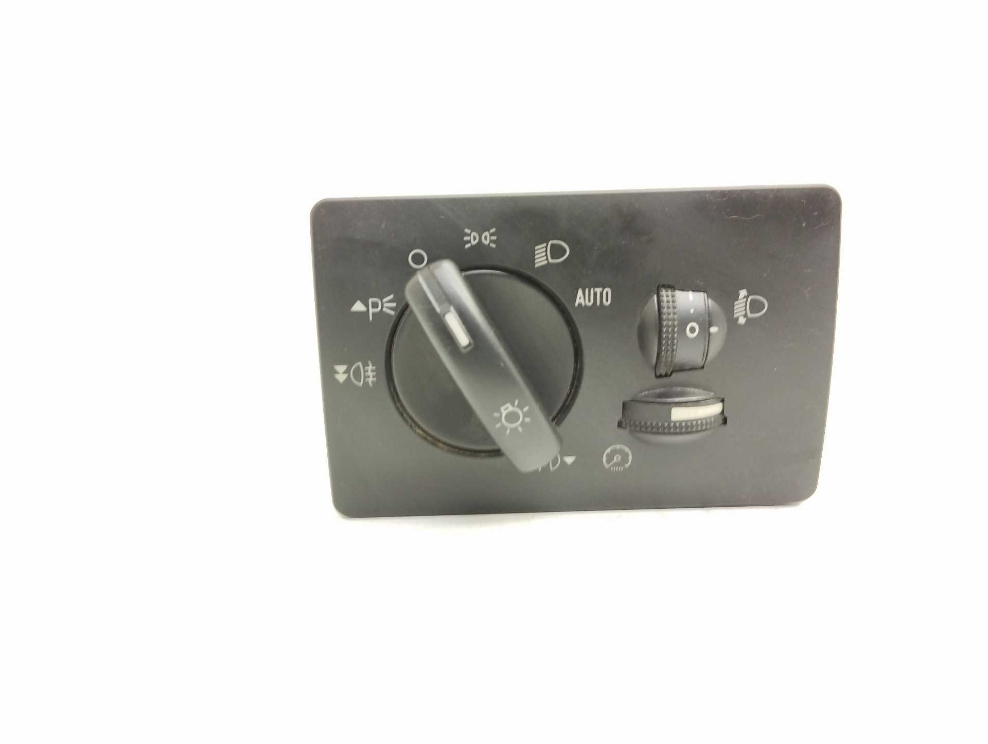 Recambio de mando luces para ford focus sportbreak (cap) ghia referencia OEM IAM 4M5T13A024  