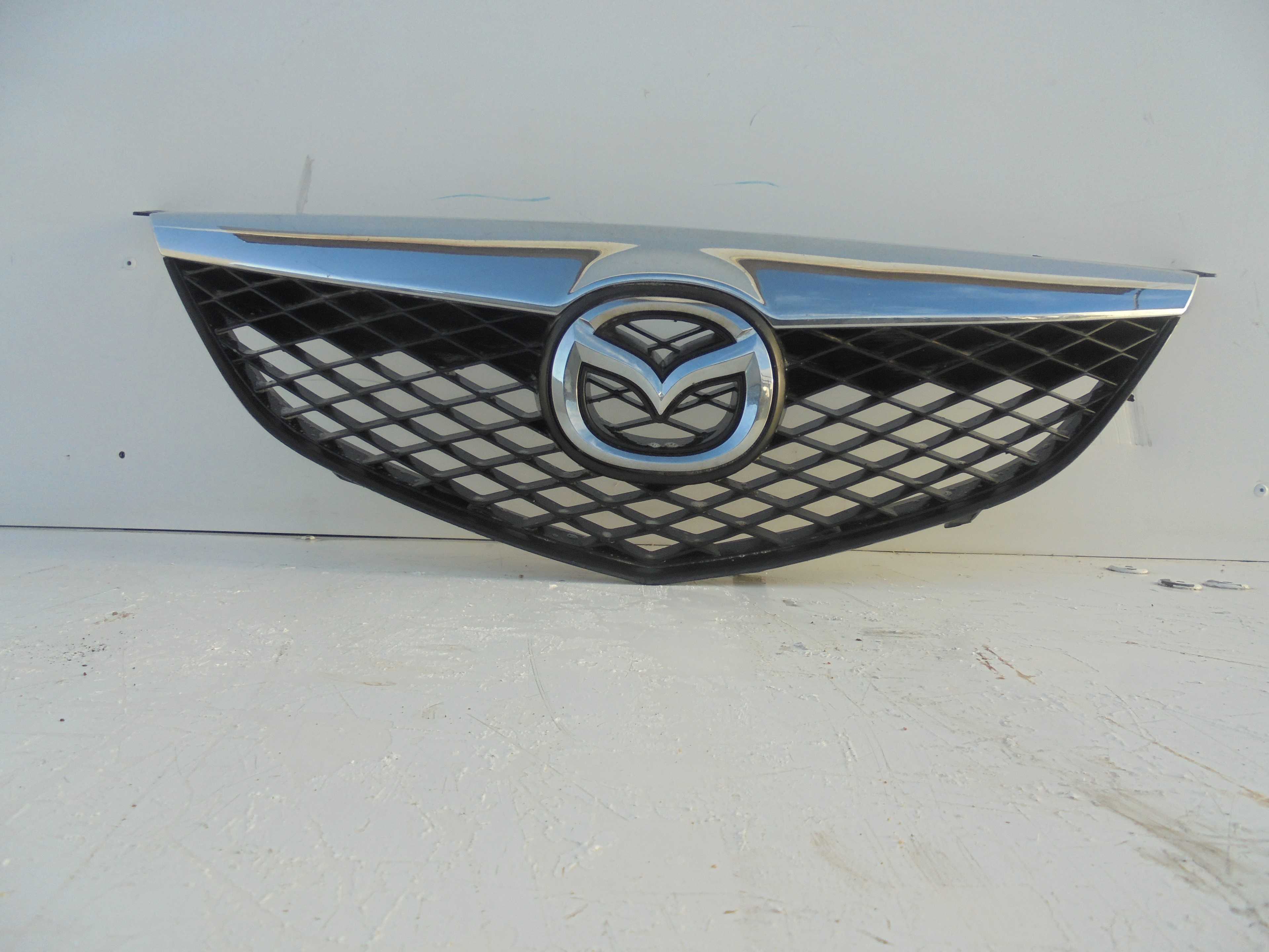 Recambio de rejilla delantera para mazda 6 berlina (gg) 1.8 cat referencia OEM IAM   